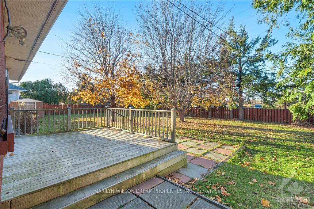 Photo 18 of 17 Domus Crescent, Ottawa, Lynwood Village — HOMEH