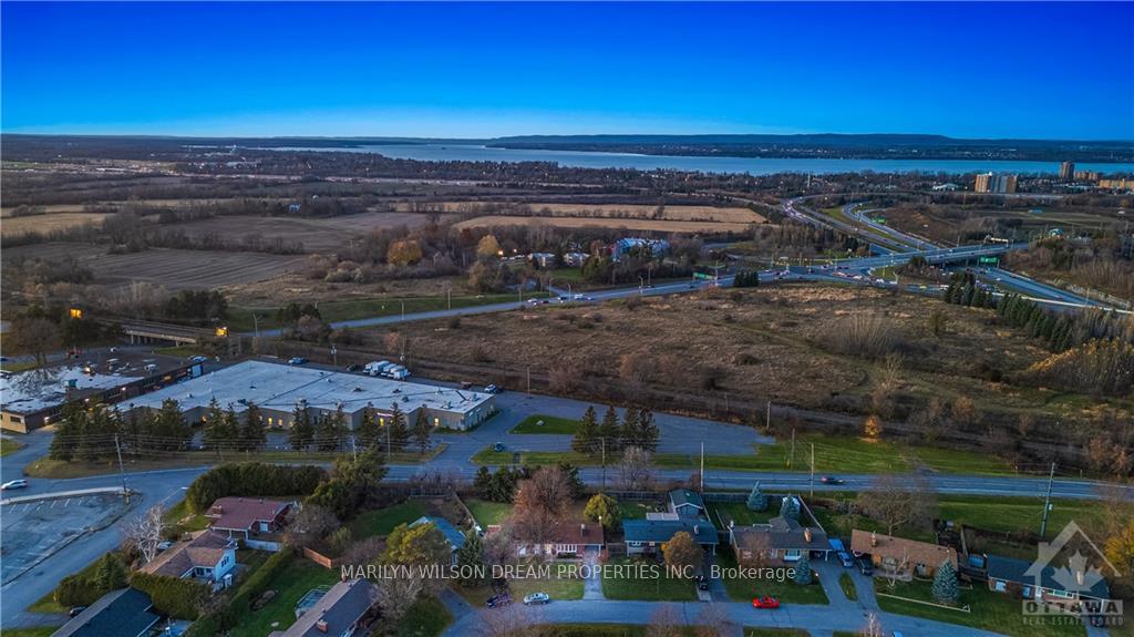 Photo 21 of 17 Domus Crescent, Ottawa, Lynwood Village — HOMEH