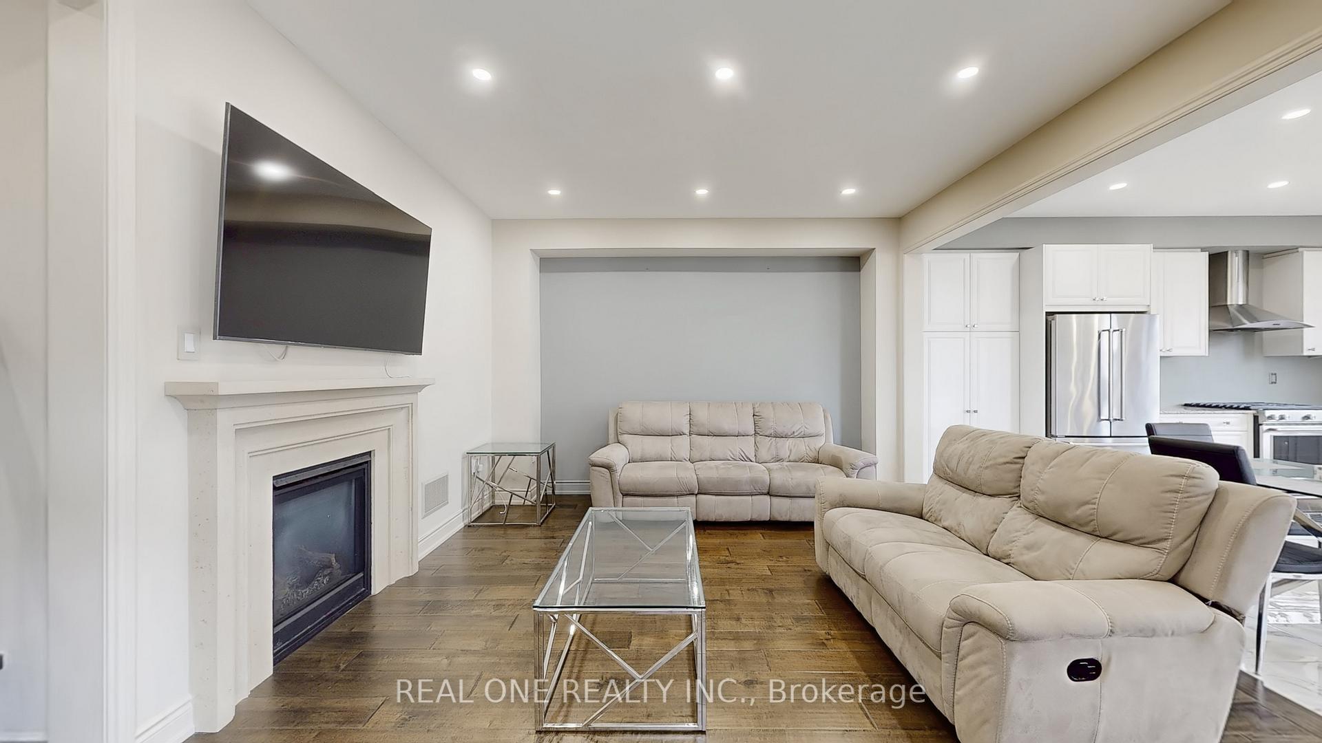 Photo 11 of 193 Cranbrook Crescent, Vaughan, Kleinburg — HOMEH