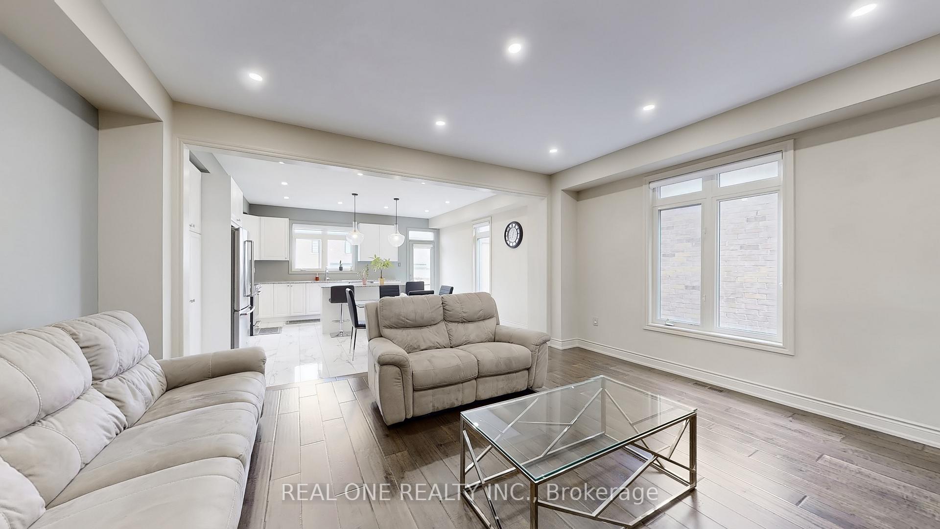 Photo 13 of 193 Cranbrook Crescent, Vaughan, Kleinburg — HOMEH