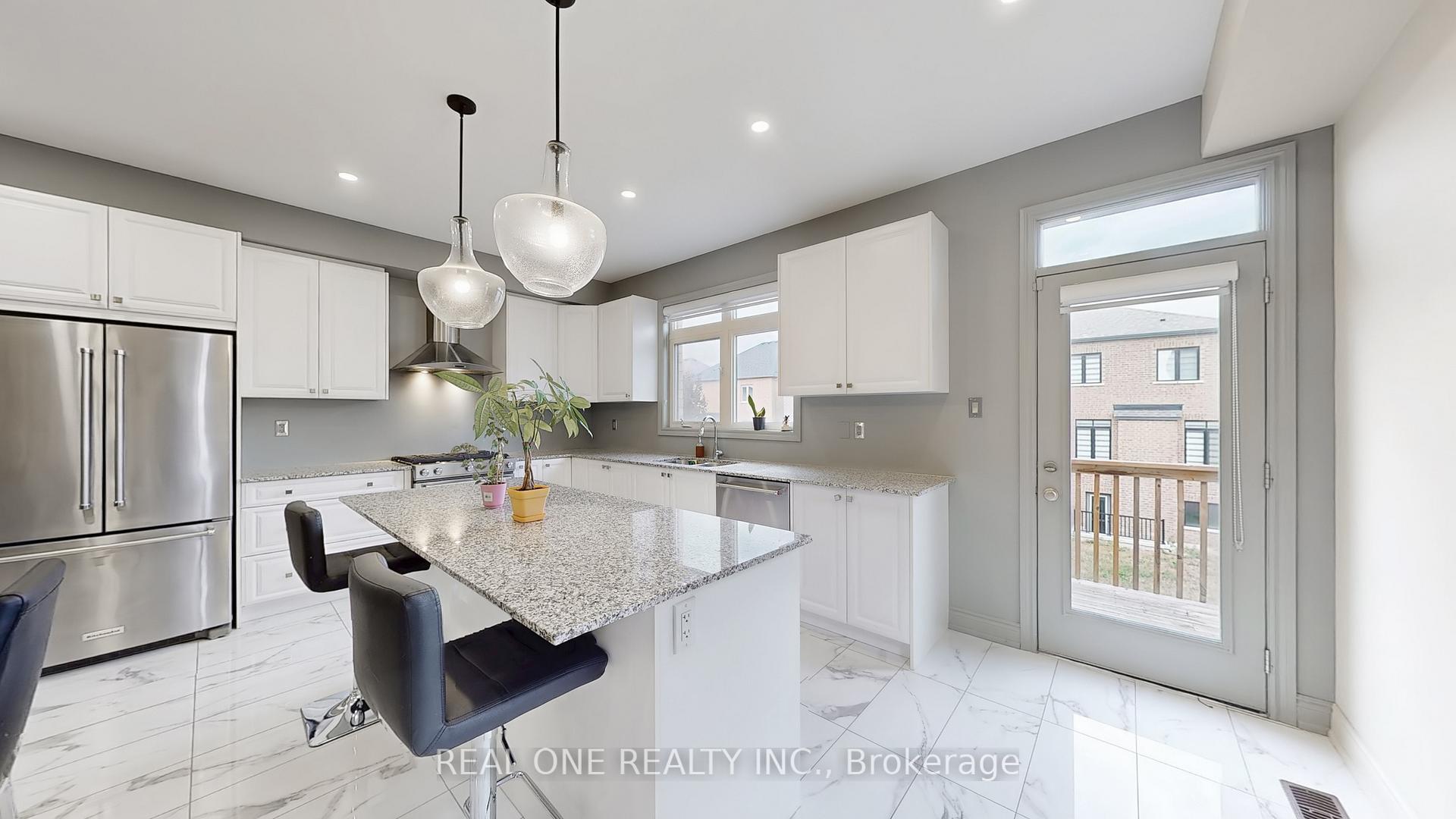 Photo 15 of 193 Cranbrook Crescent, Vaughan, Kleinburg — HOMEH