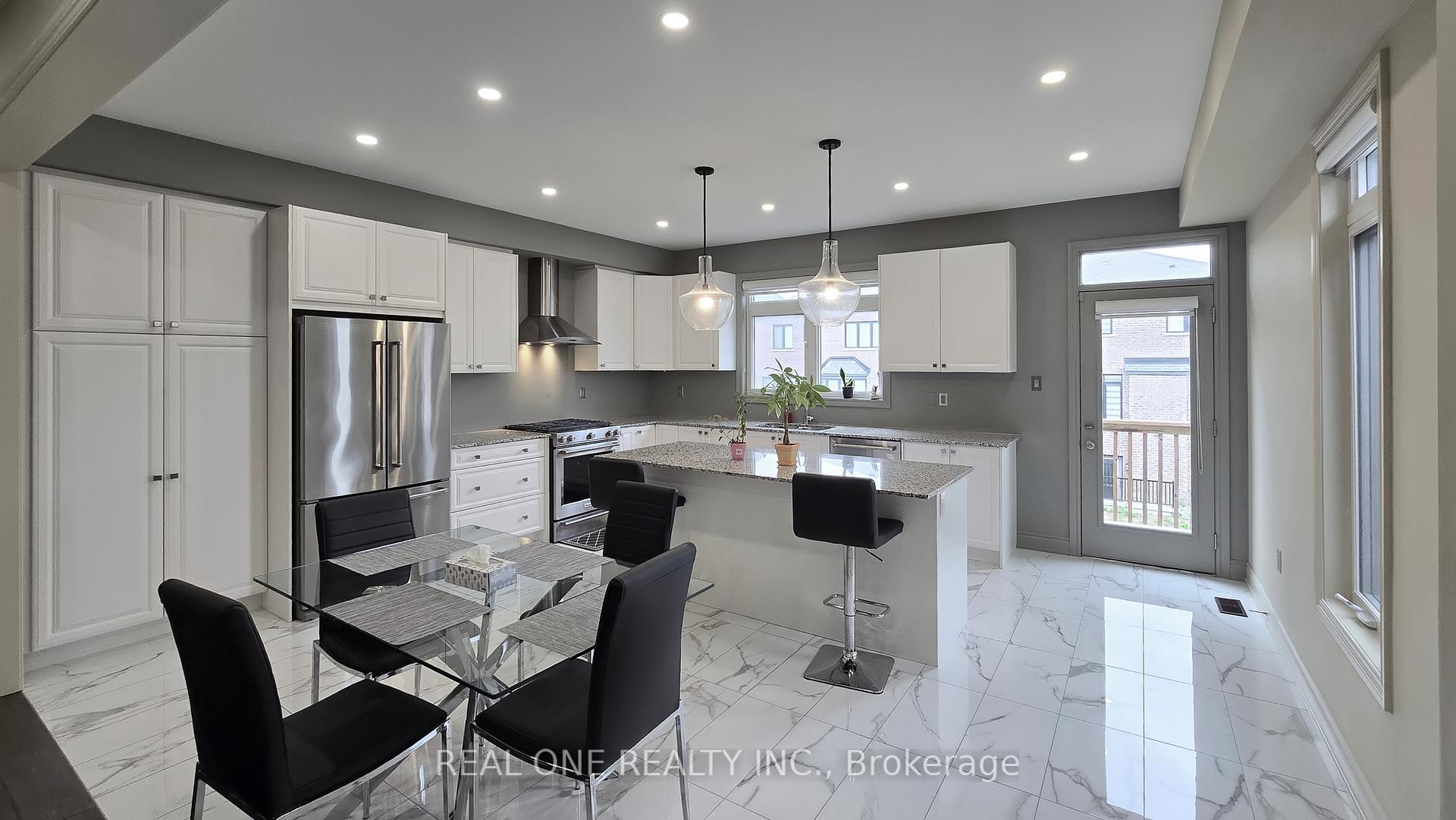 Photo 16 of 193 Cranbrook Crescent, Vaughan, Kleinburg — HOMEH