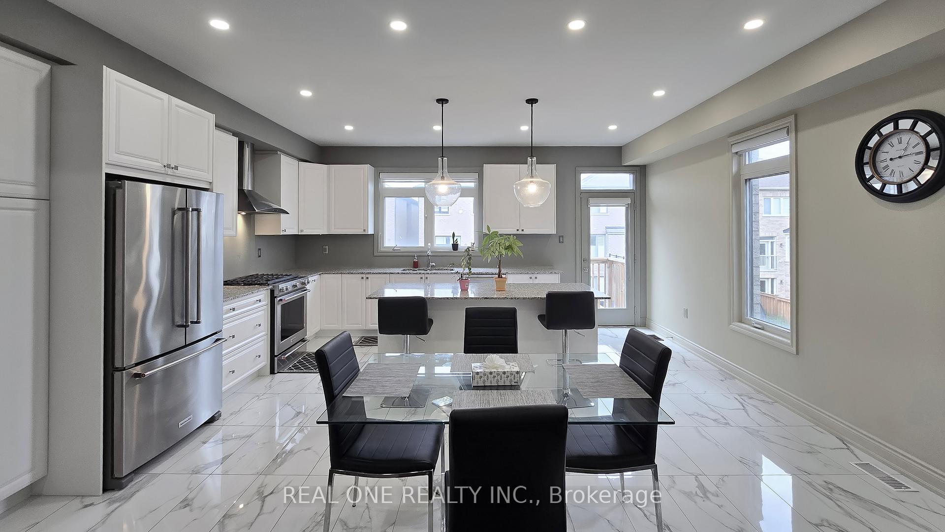 Photo 18 of 193 Cranbrook Crescent, Vaughan, Kleinburg — HOMEH