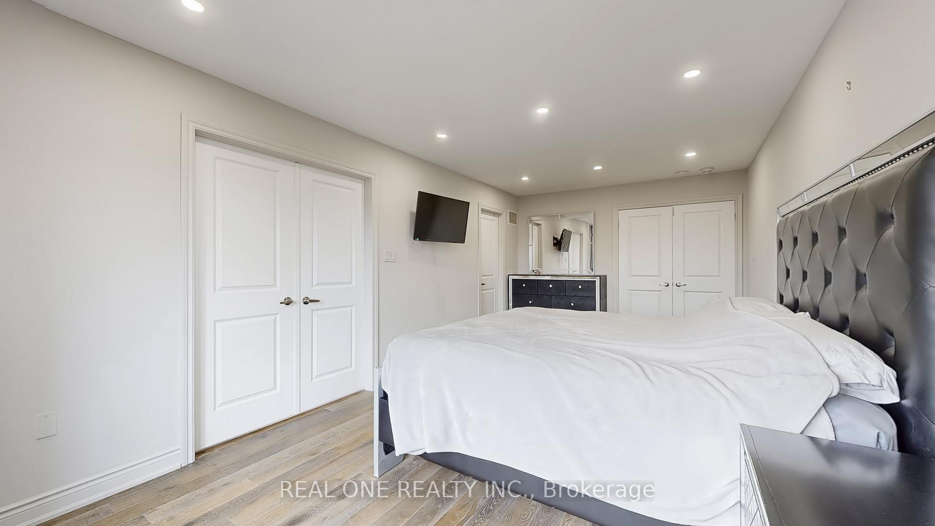 Photo 24 of 193 Cranbrook Crescent, Vaughan, Kleinburg — HOMEH