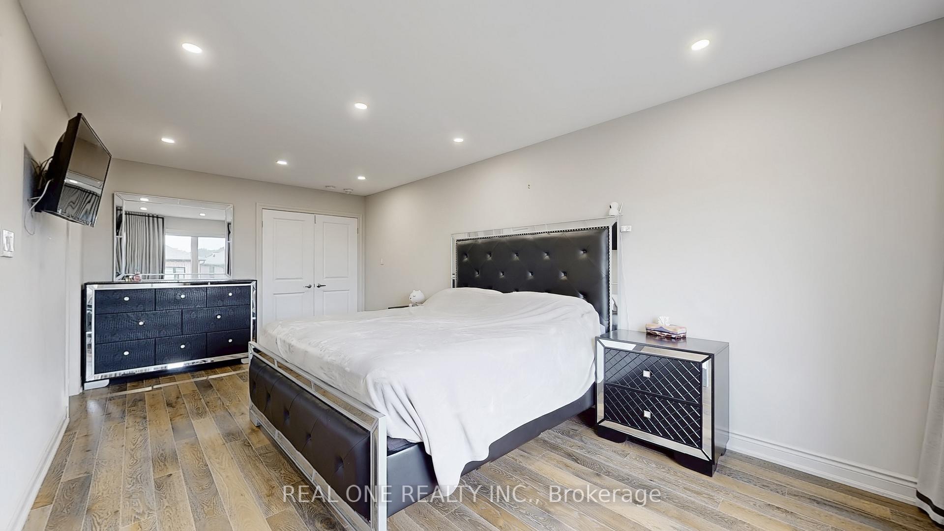 Photo 25 of 193 Cranbrook Crescent, Vaughan, Kleinburg — HOMEH