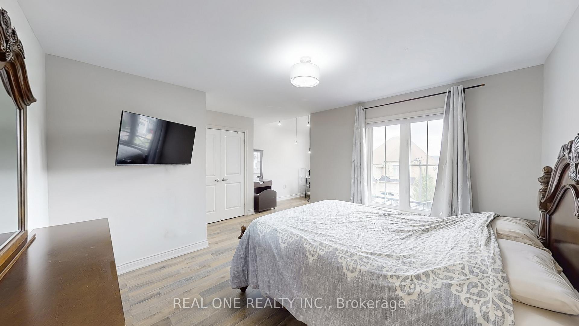 Photo 27 of 193 Cranbrook Crescent, Vaughan, Kleinburg — HOMEH