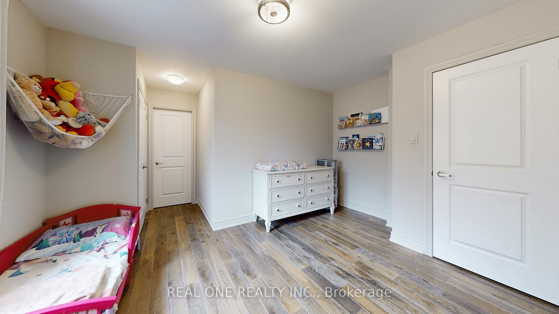Photo 31 of 193 Cranbrook Crescent, Vaughan, Kleinburg — HOMEH