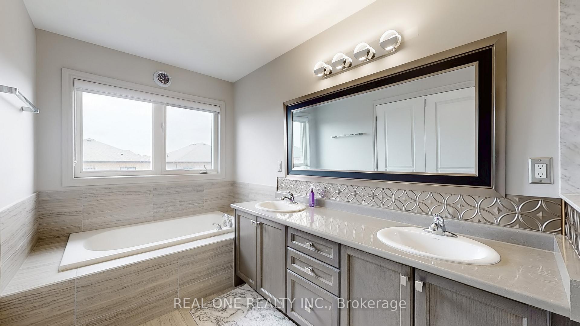 Photo 33 of 193 Cranbrook Crescent, Vaughan, Kleinburg — HOMEH