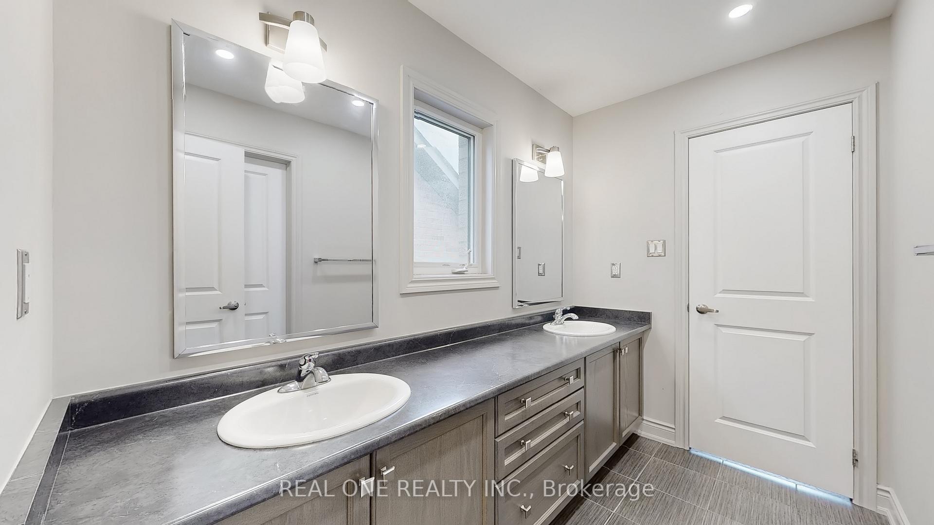 Photo 35 of 193 Cranbrook Crescent, Vaughan, Kleinburg — HOMEH