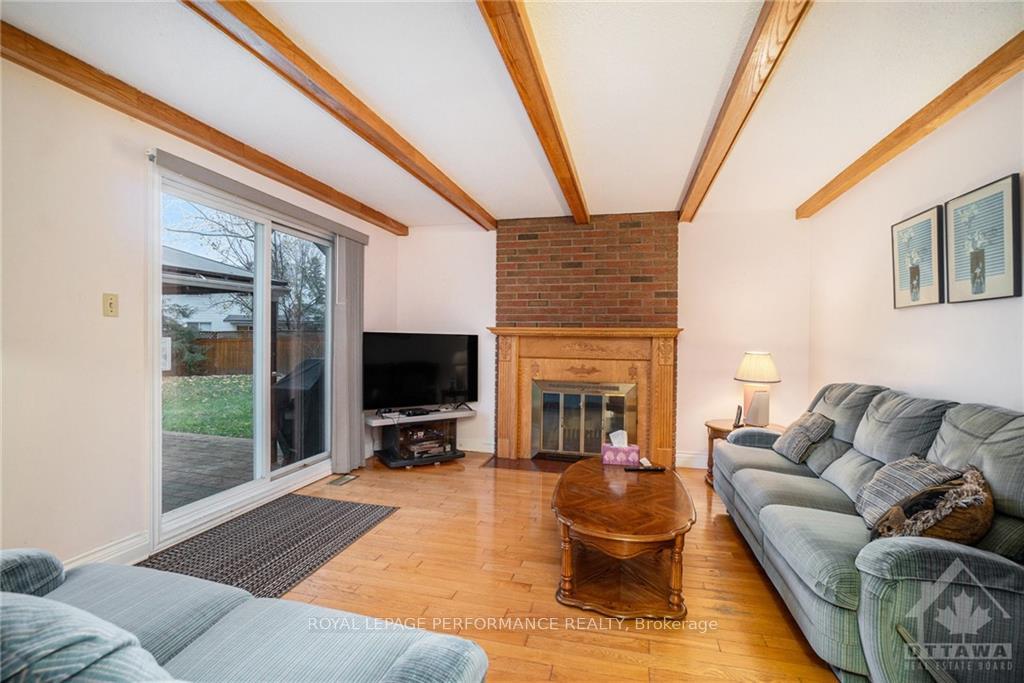 Photo 3 of 2192 Emard Crescent, Ottawa, Beacon Hill North — HOMEH