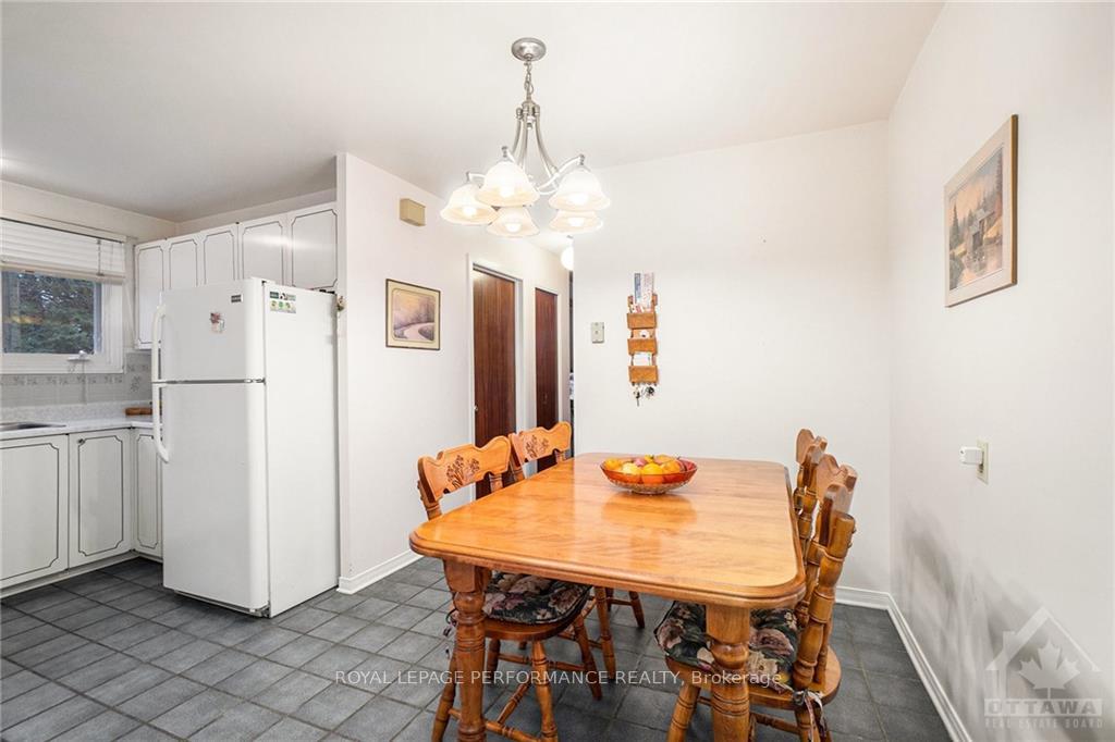 Photo 6 of 2192 Emard Crescent, Ottawa, Beacon Hill North — HOMEH