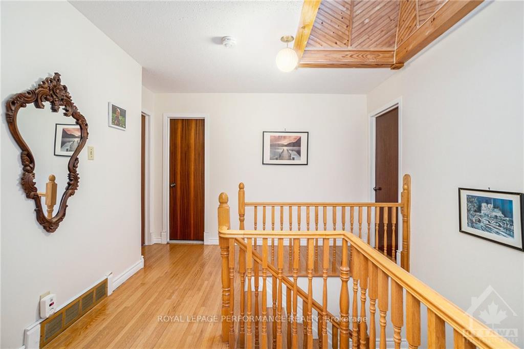 Photo 8 of 2192 Emard Crescent, Ottawa, Beacon Hill North — HOMEH