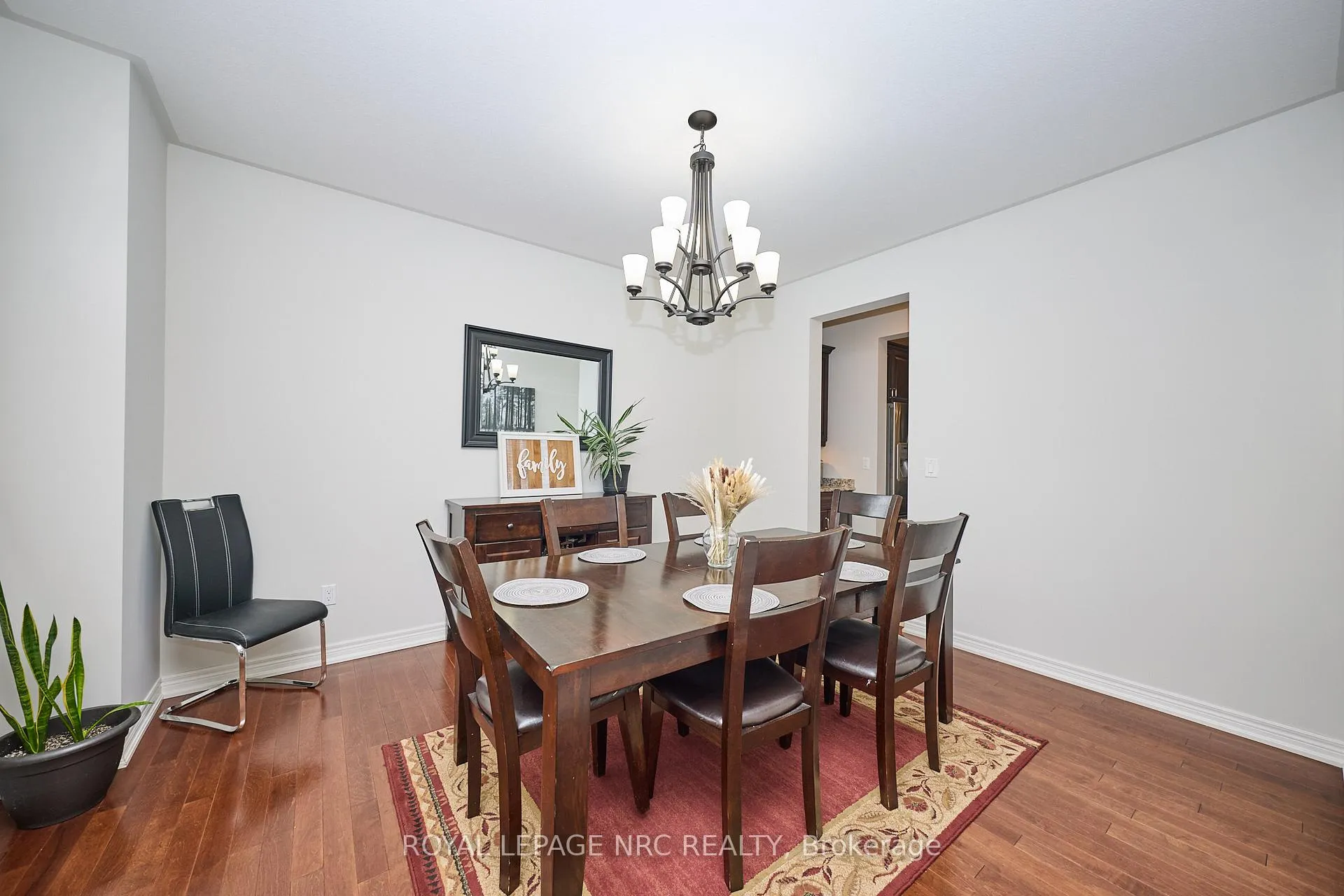 Photo 8 of 117 Creekside Drive, Welland, Coyle Creek — HOMEH