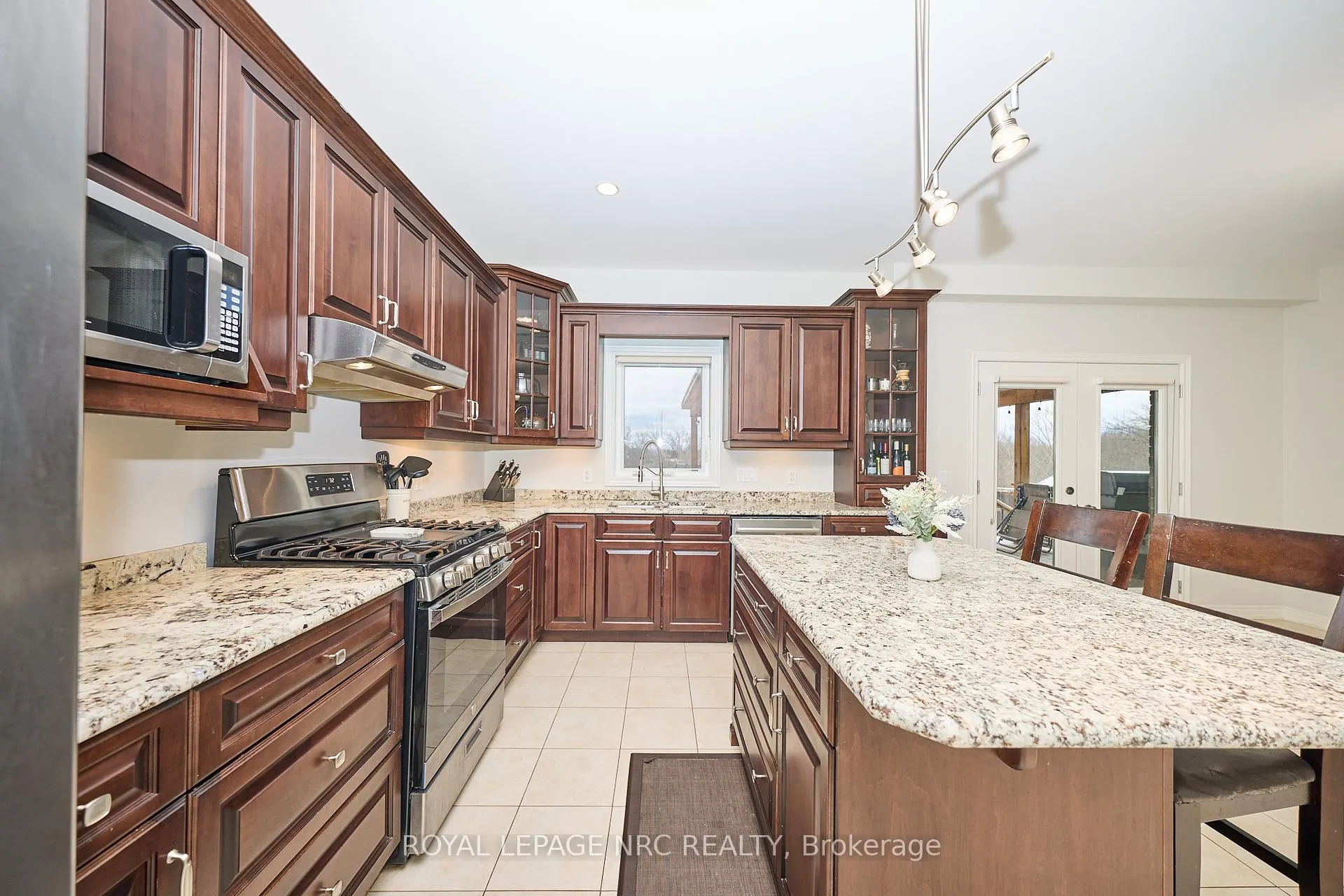 Photo 12 of 117 Creekside Drive, Welland, Coyle Creek — HOMEH