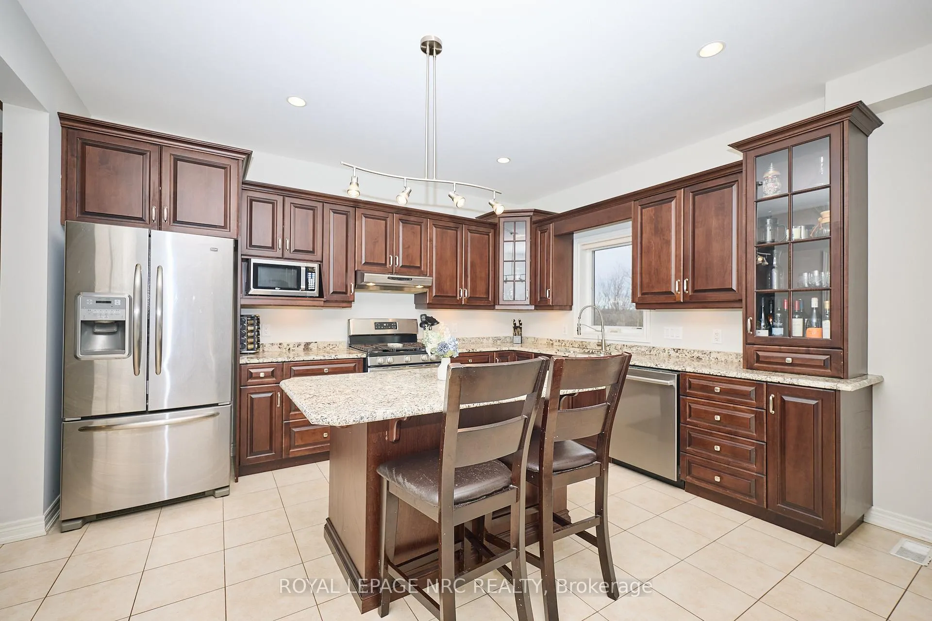 Photo 13 of 117 Creekside Drive, Welland, Coyle Creek — HOMEH