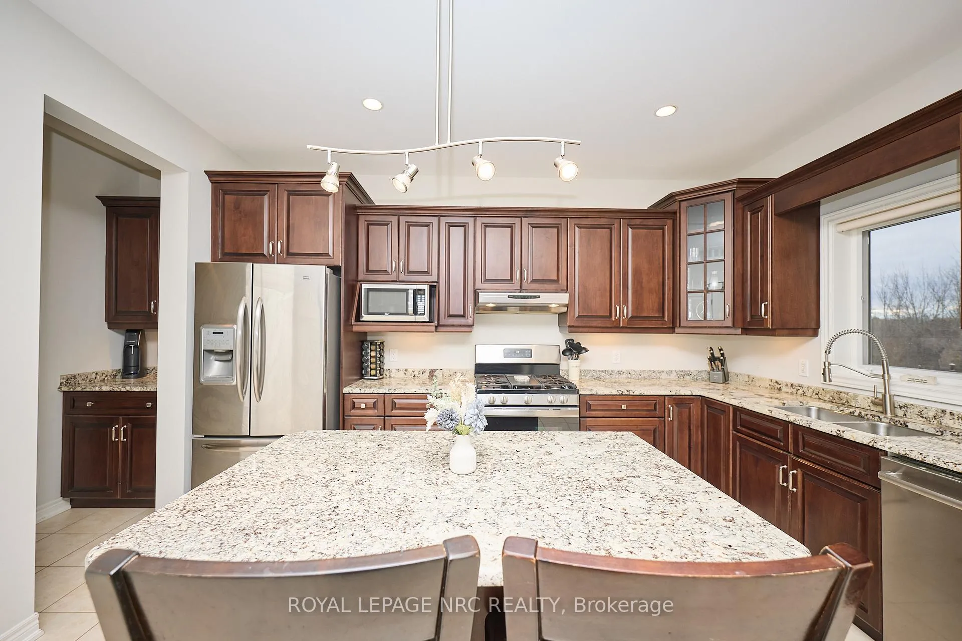 Photo 14 of 117 Creekside Drive, Welland, Coyle Creek — HOMEH