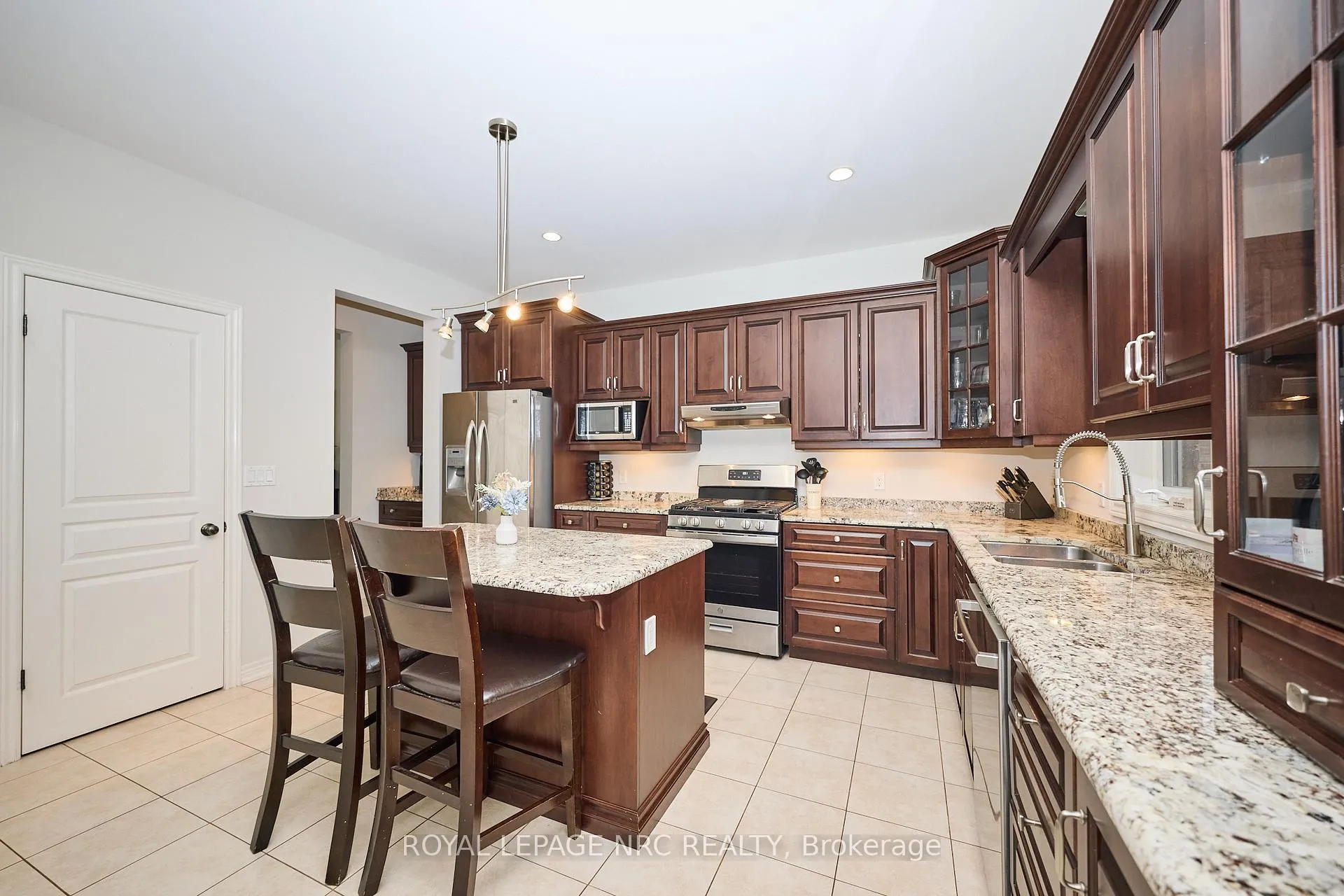 Photo 15 of 117 Creekside Drive, Welland, Coyle Creek — HOMEH