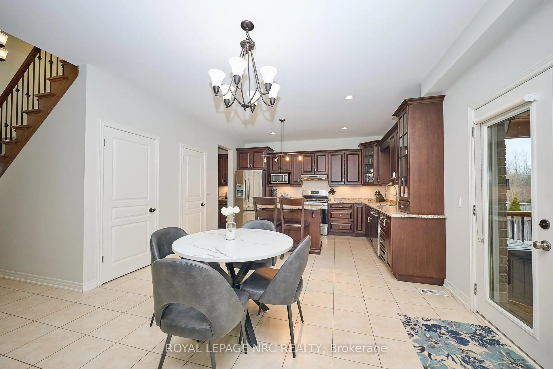 Photo 16 of 117 Creekside Drive, Welland, Coyle Creek — HOMEH