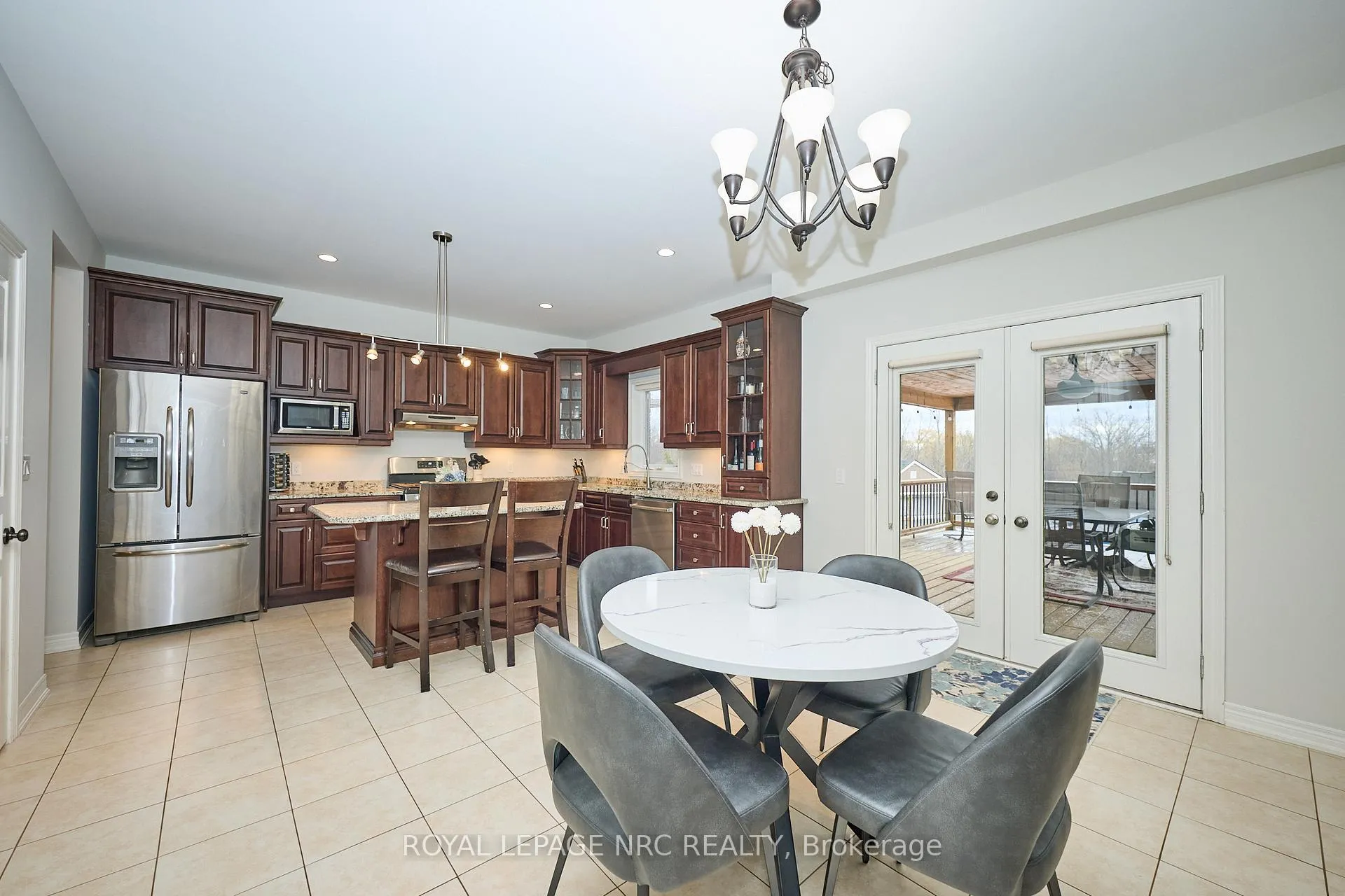 Photo 17 of 117 Creekside Drive, Welland, Coyle Creek — HOMEH