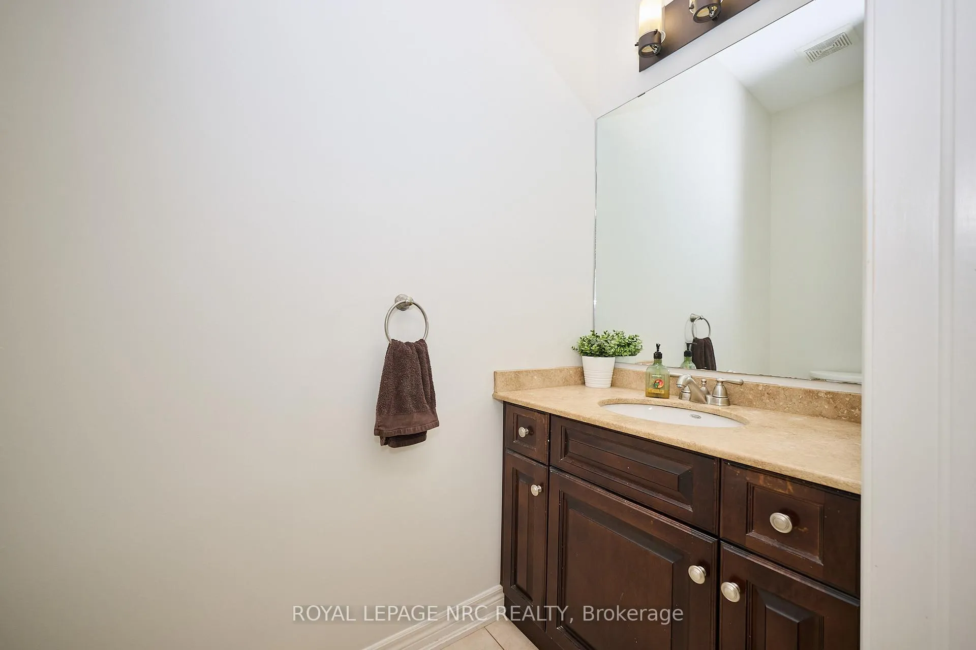 Photo 22 of 117 Creekside Drive, Welland, Coyle Creek — HOMEH