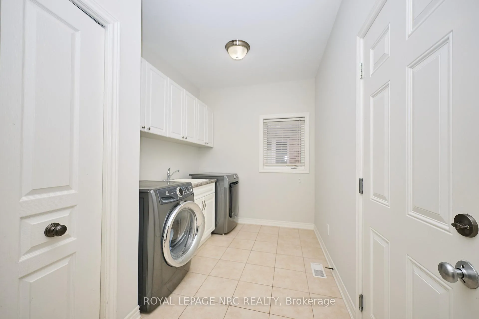 Photo 23 of 117 Creekside Drive, Welland, Coyle Creek — HOMEH
