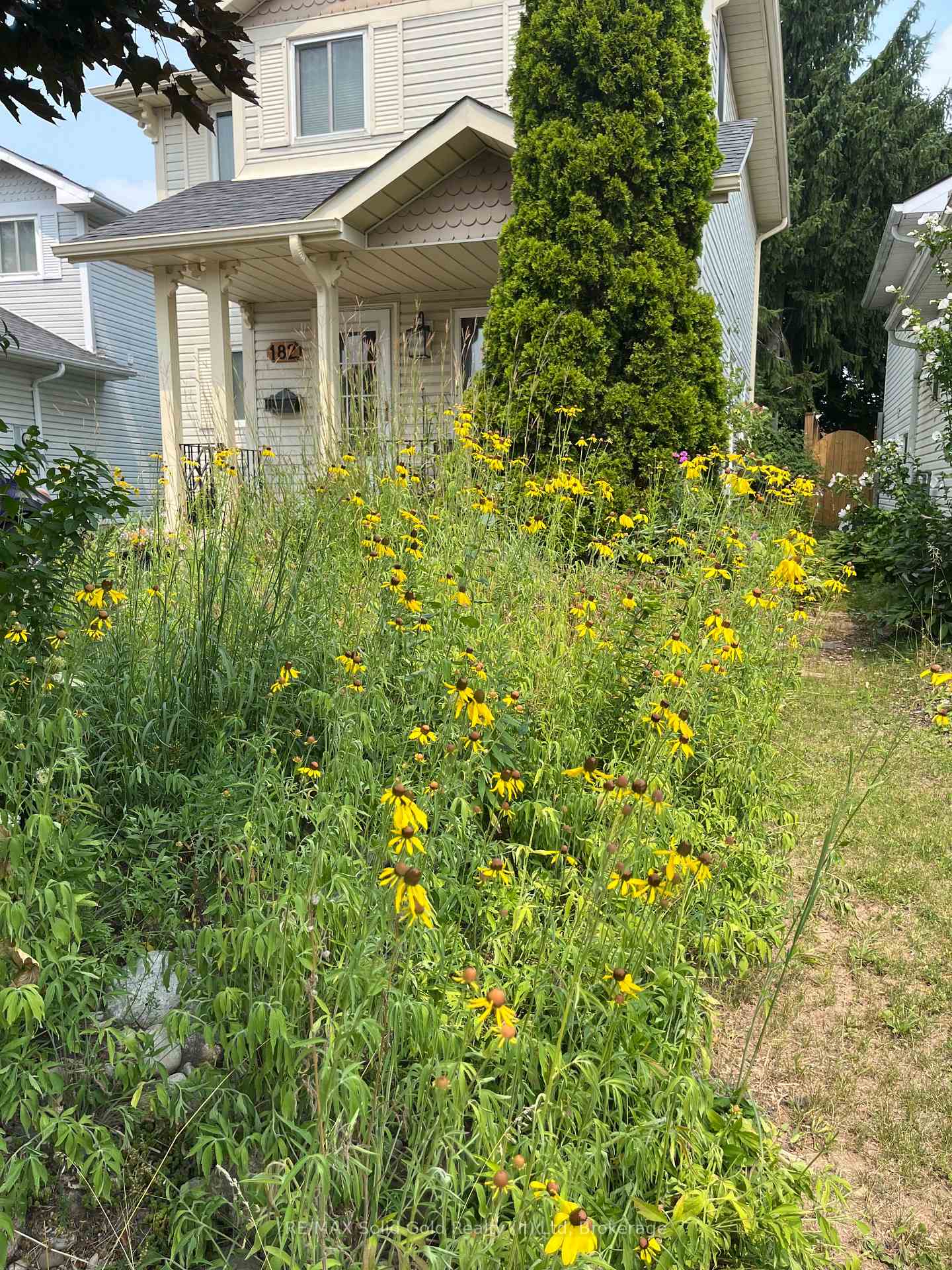 Photo 3 of 182 Auburn Drive, Waterloo — HOMEH