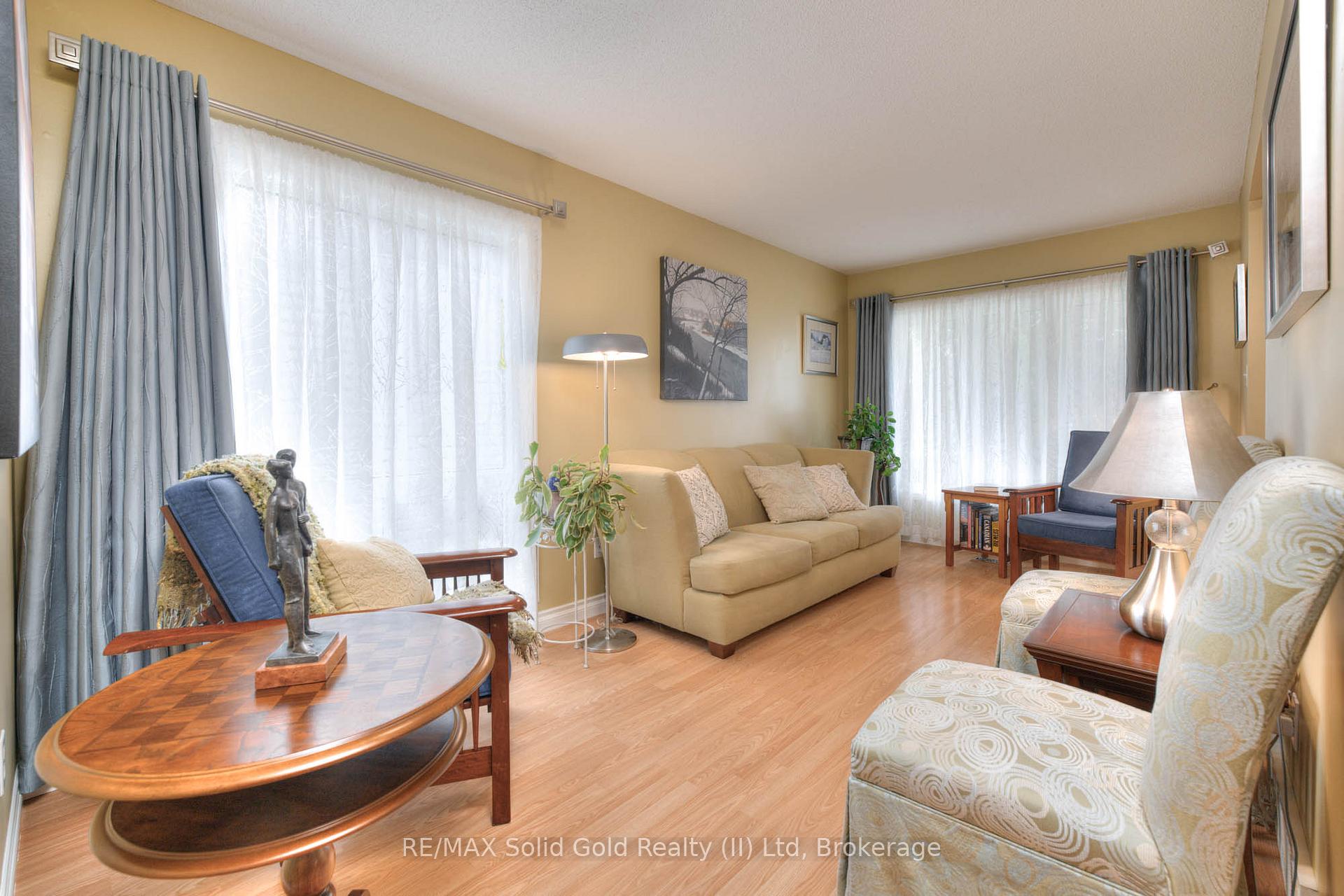 Photo 10 of 182 Auburn Drive, Waterloo — HOMEH