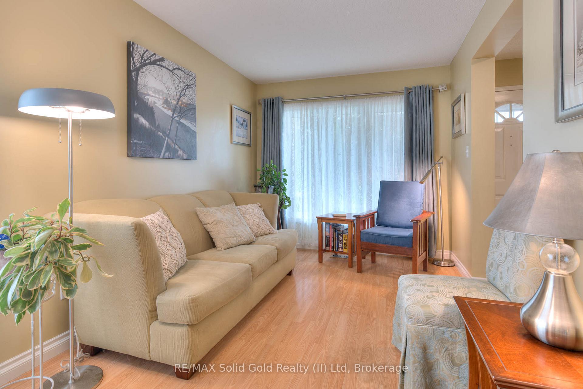 Photo 11 of 182 Auburn Drive, Waterloo — HOMEH