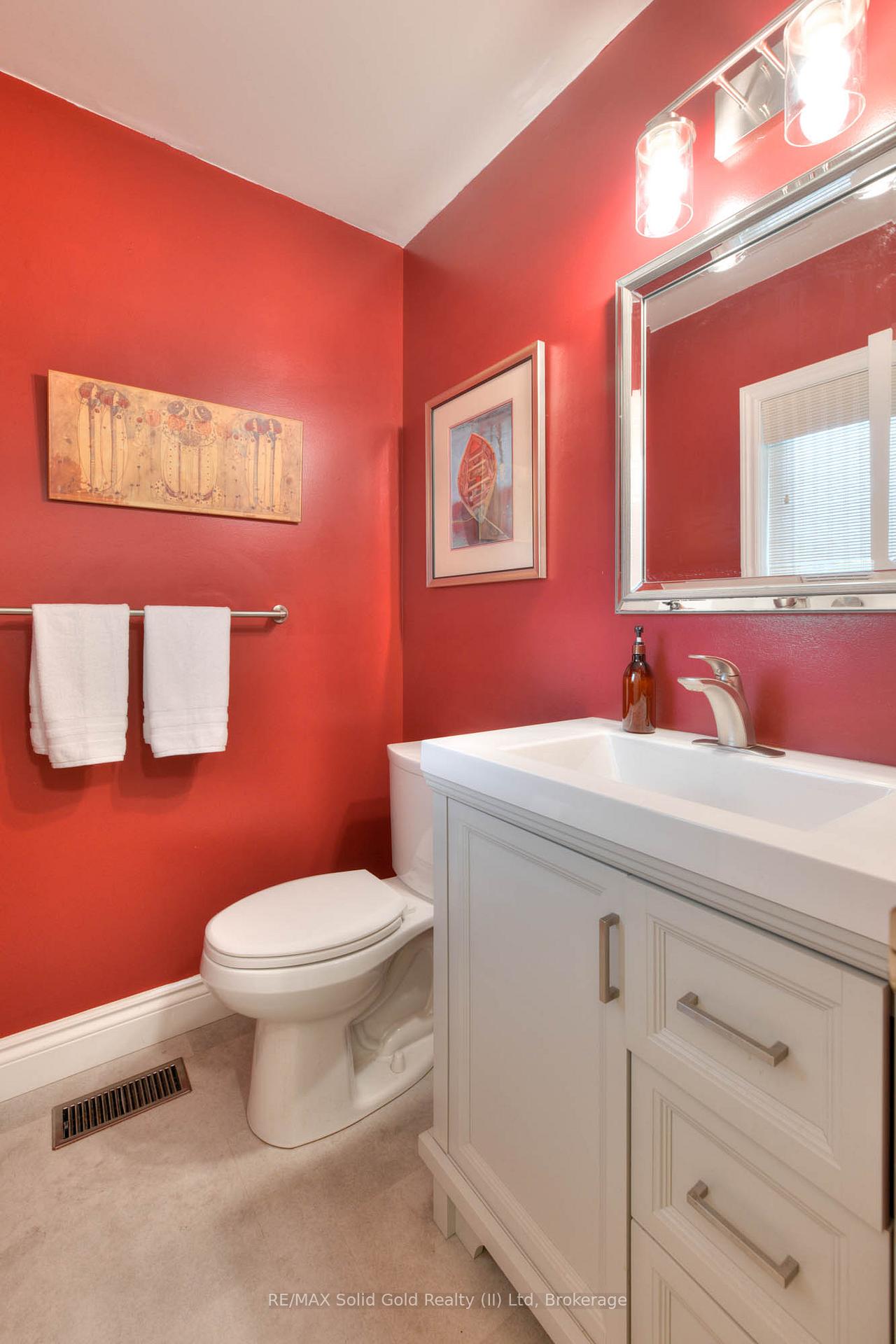 Photo 14 of 182 Auburn Drive, Waterloo — HOMEH