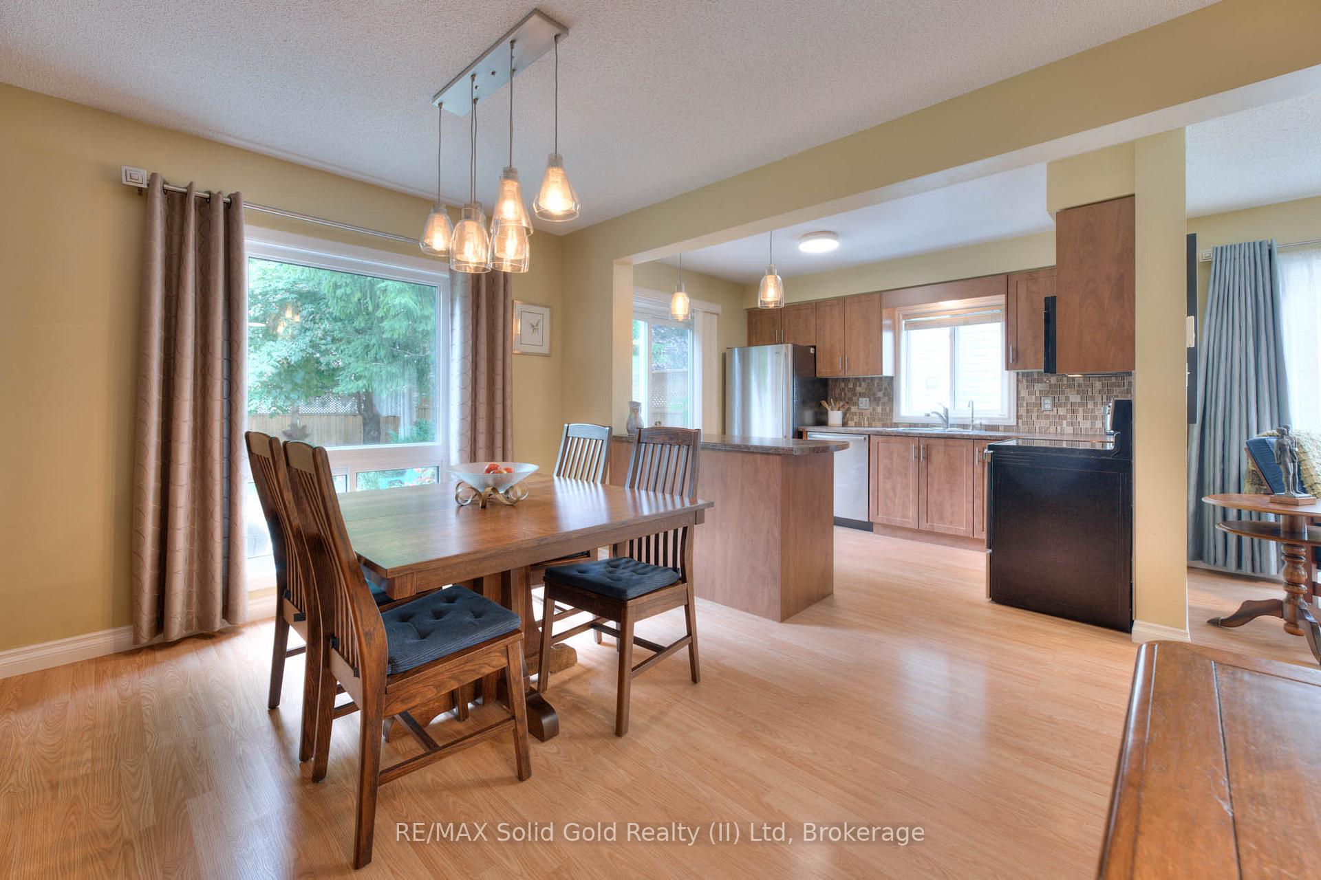 Photo 17 of 182 Auburn Drive, Waterloo — HOMEH