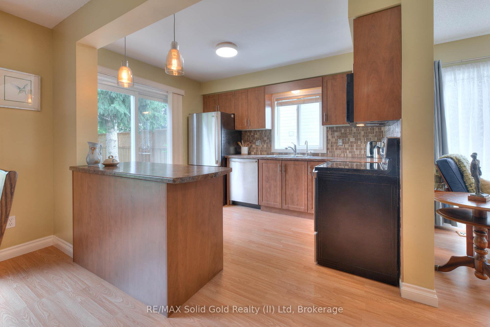 Photo 18 of 182 Auburn Drive, Waterloo — HOMEH