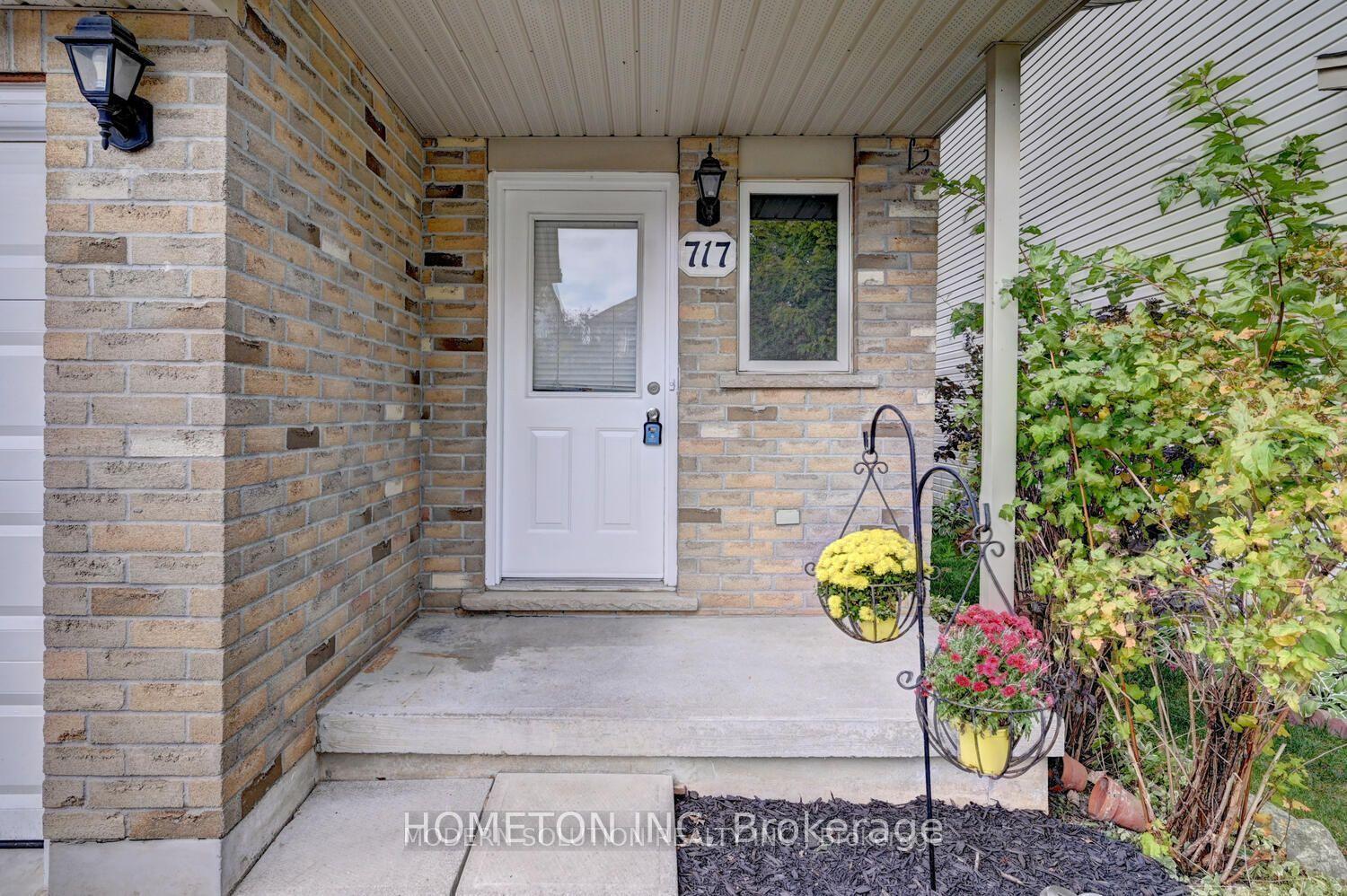 Photo 3 of 717 Paris Boulevard, Waterloo — HOMEH