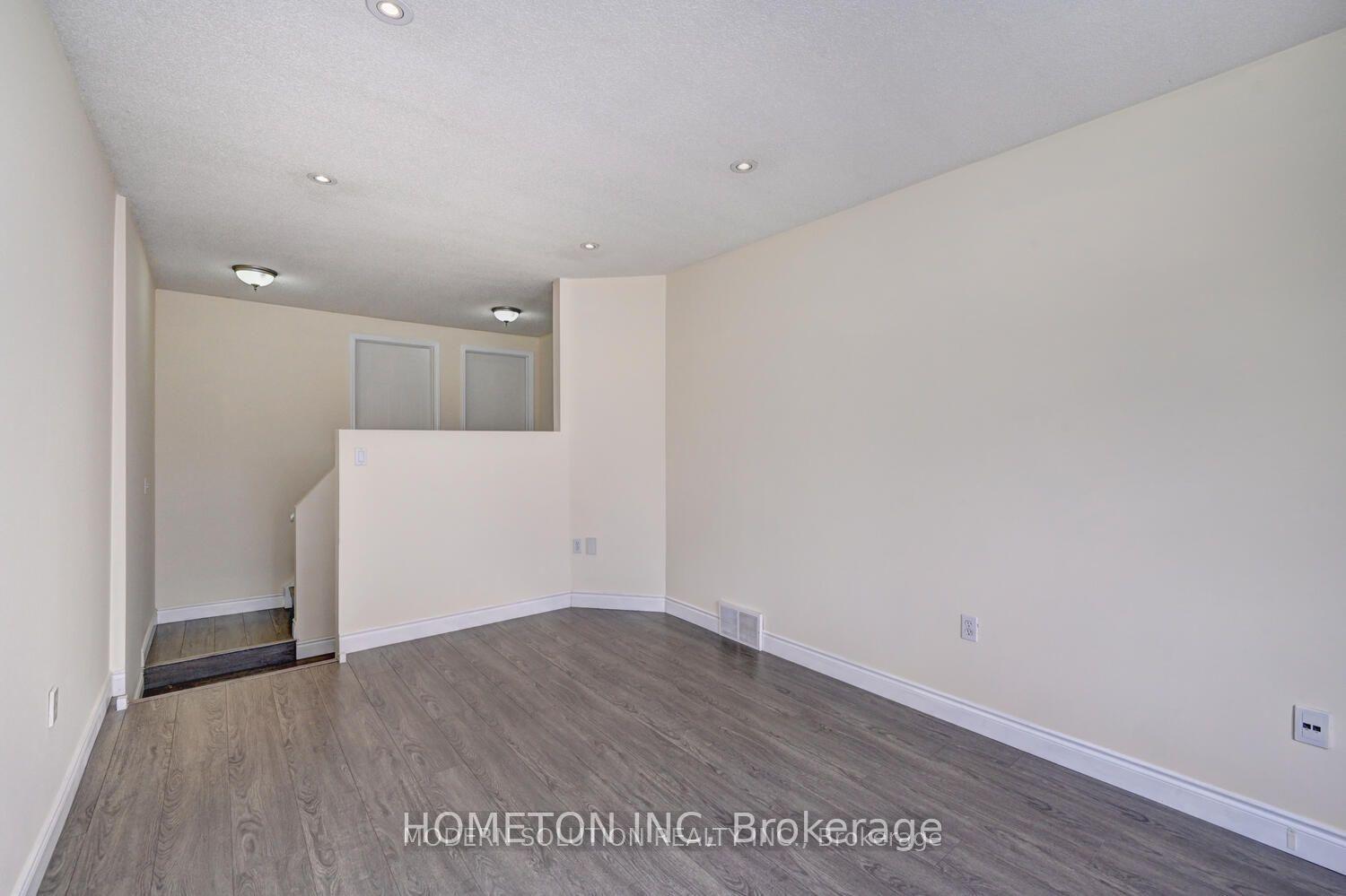 Photo 15 of 717 Paris Boulevard, Waterloo — HOMEH