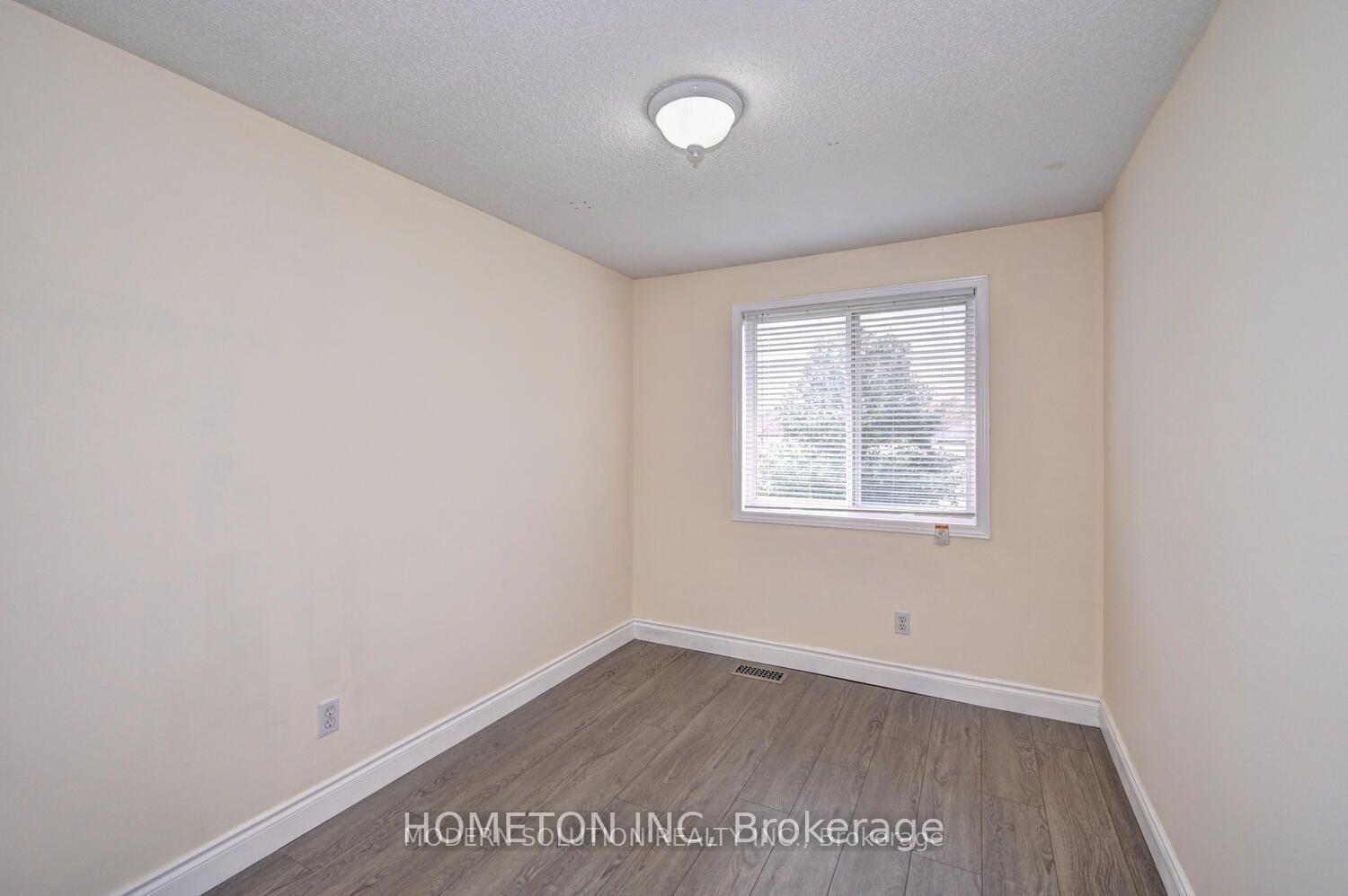 Photo 17 of 717 Paris Boulevard, Waterloo — HOMEH