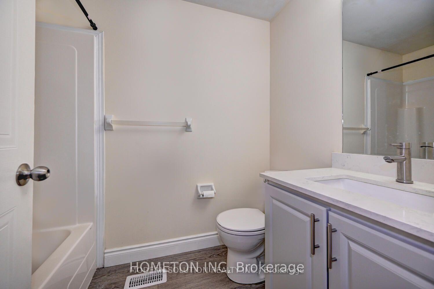 Photo 23 of 717 Paris Boulevard, Waterloo — HOMEH