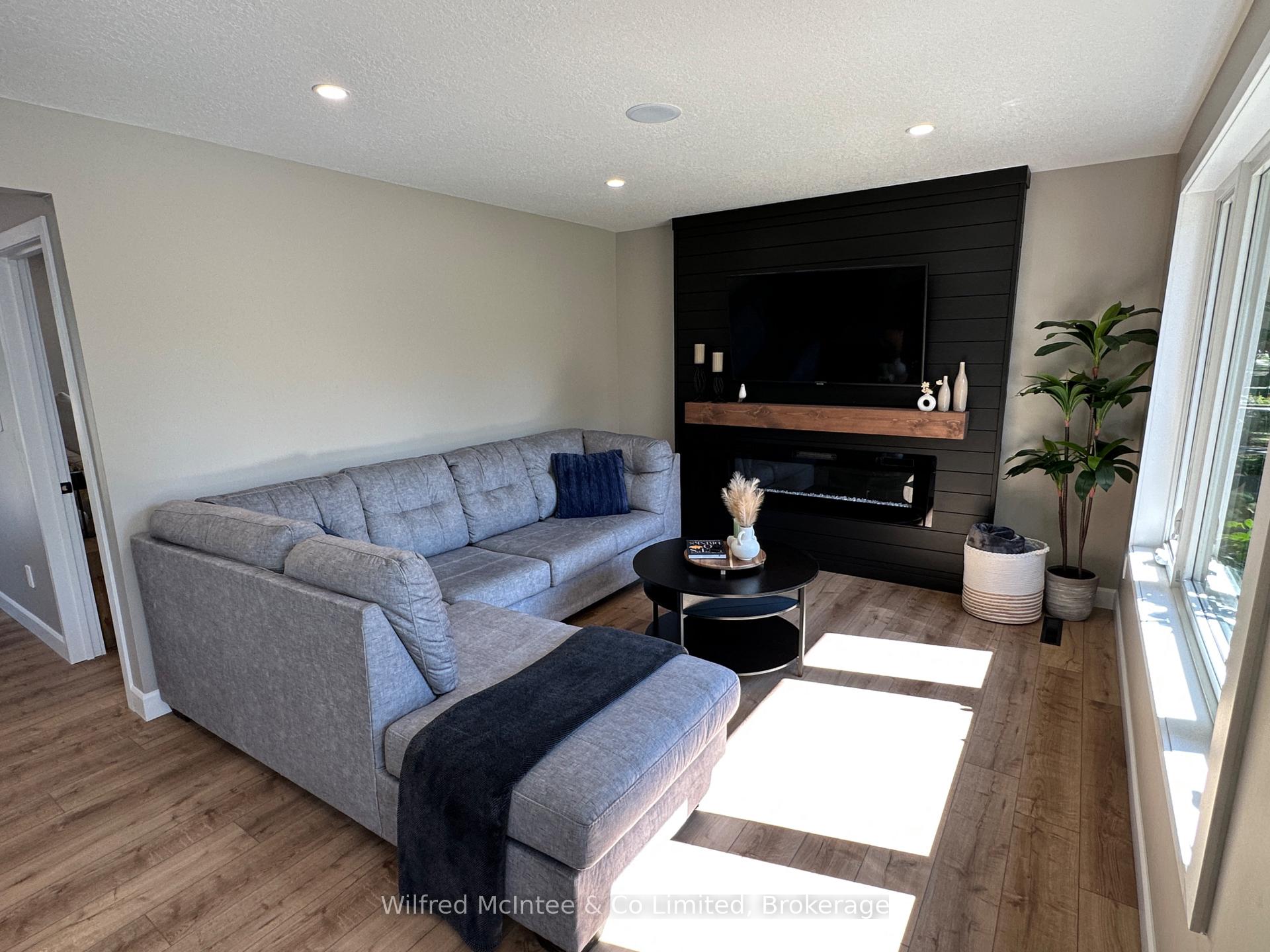 Photo 19 of 166 Cornwall Street, Waterloo — HOMEH