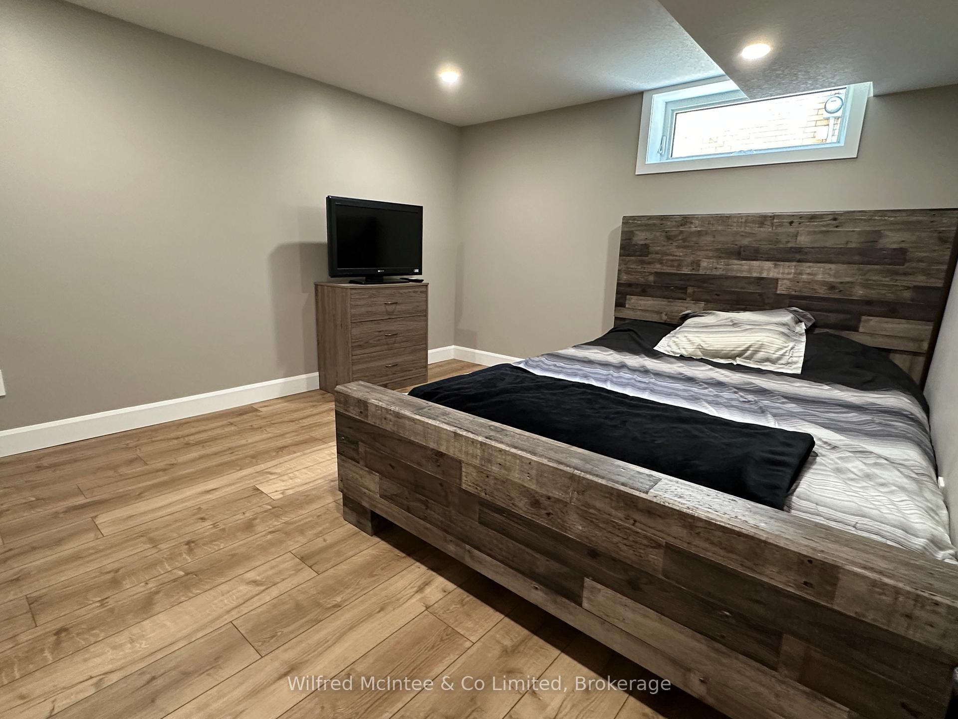 Photo 32 of 166 Cornwall Street, Waterloo — HOMEH