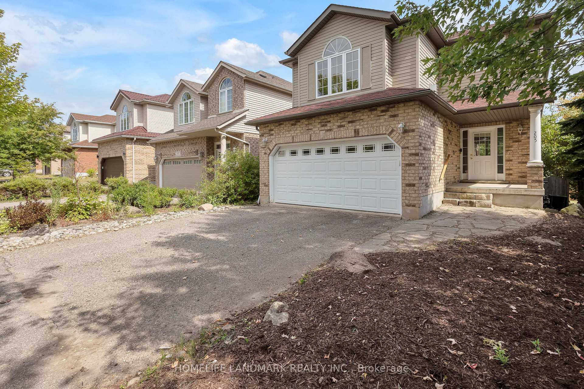 Photo 3 of 205 Holbeach Crescent, Waterloo, Colonial Acres — HOMEH