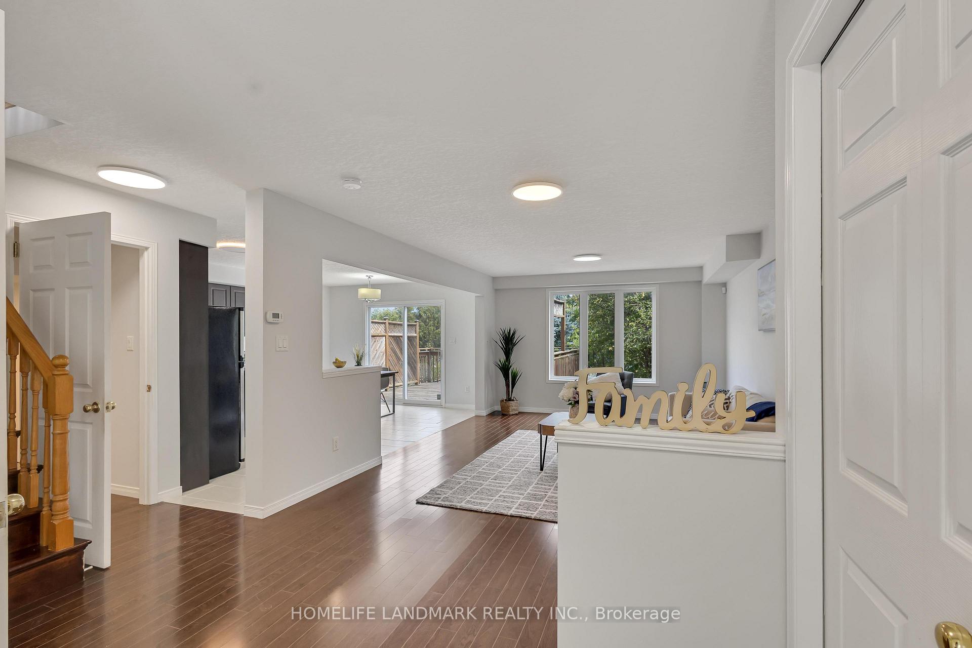 Photo 4 of 205 Holbeach Crescent, Waterloo, Colonial Acres — HOMEH