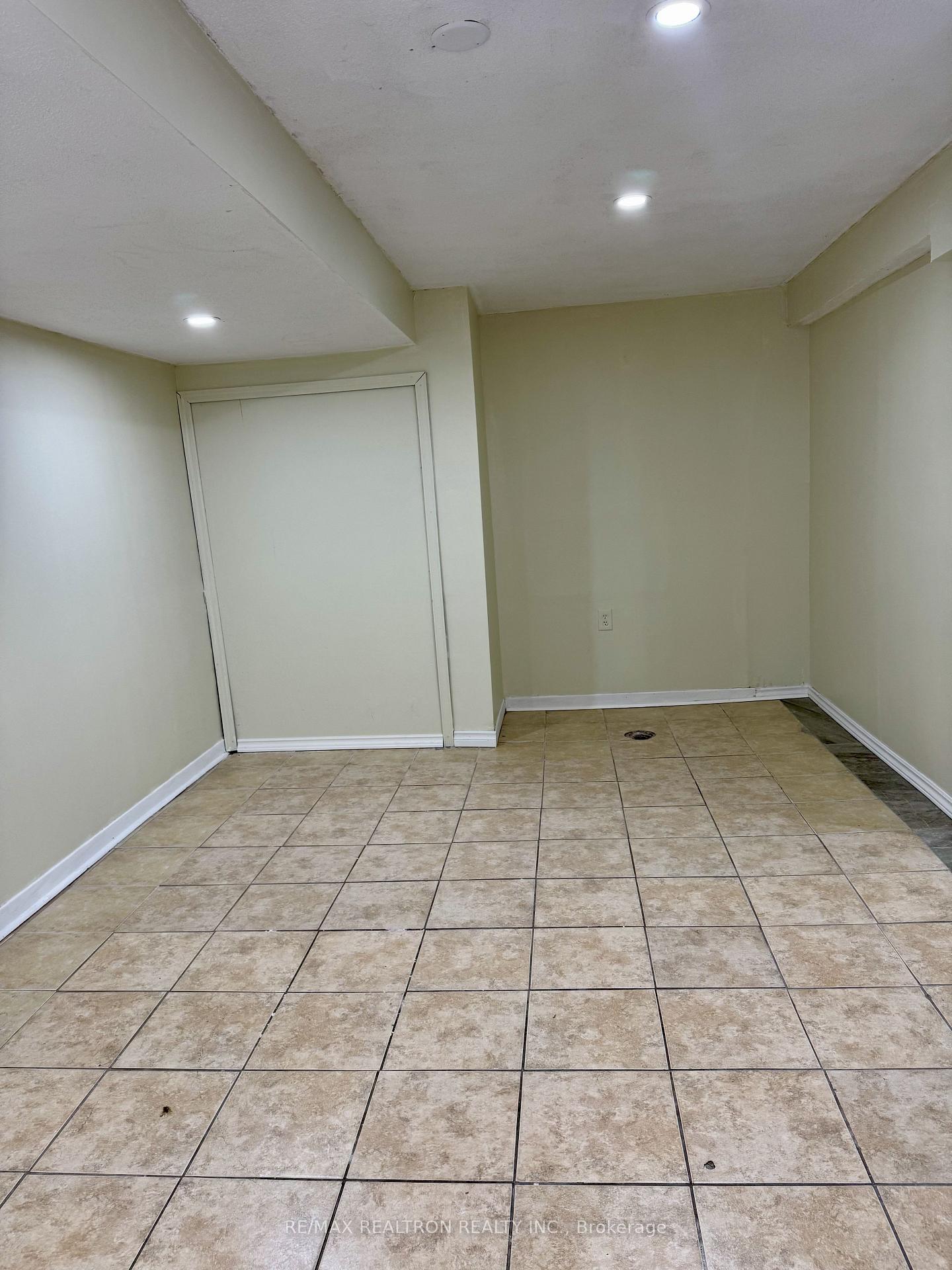 Photo 11 of Unit Bsmnt, 29 Wicks Drive, Ajax, Central East — HOMEH