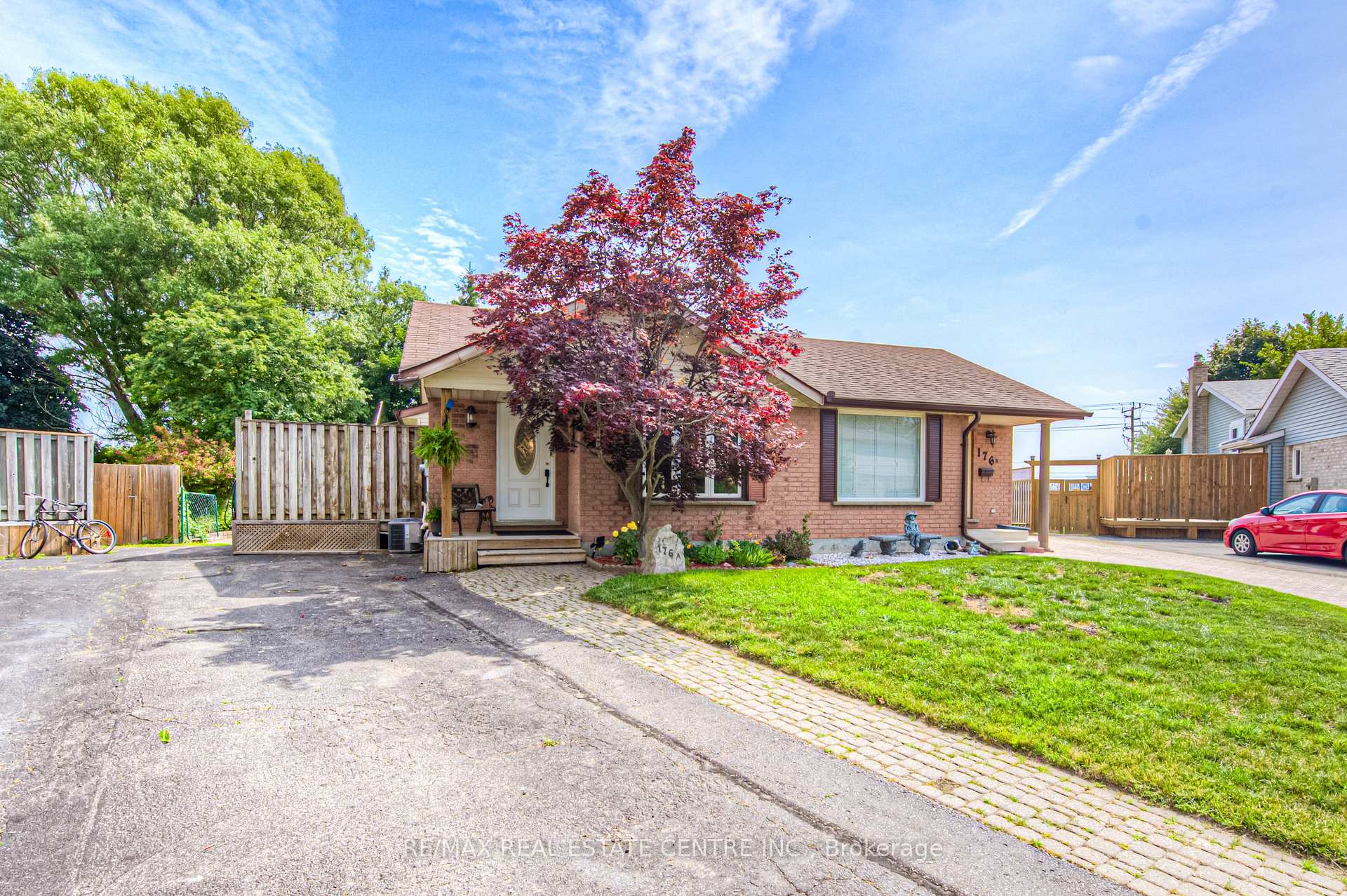 Photo 1 of 176 Coghill Place, Waterloo — HOMEH