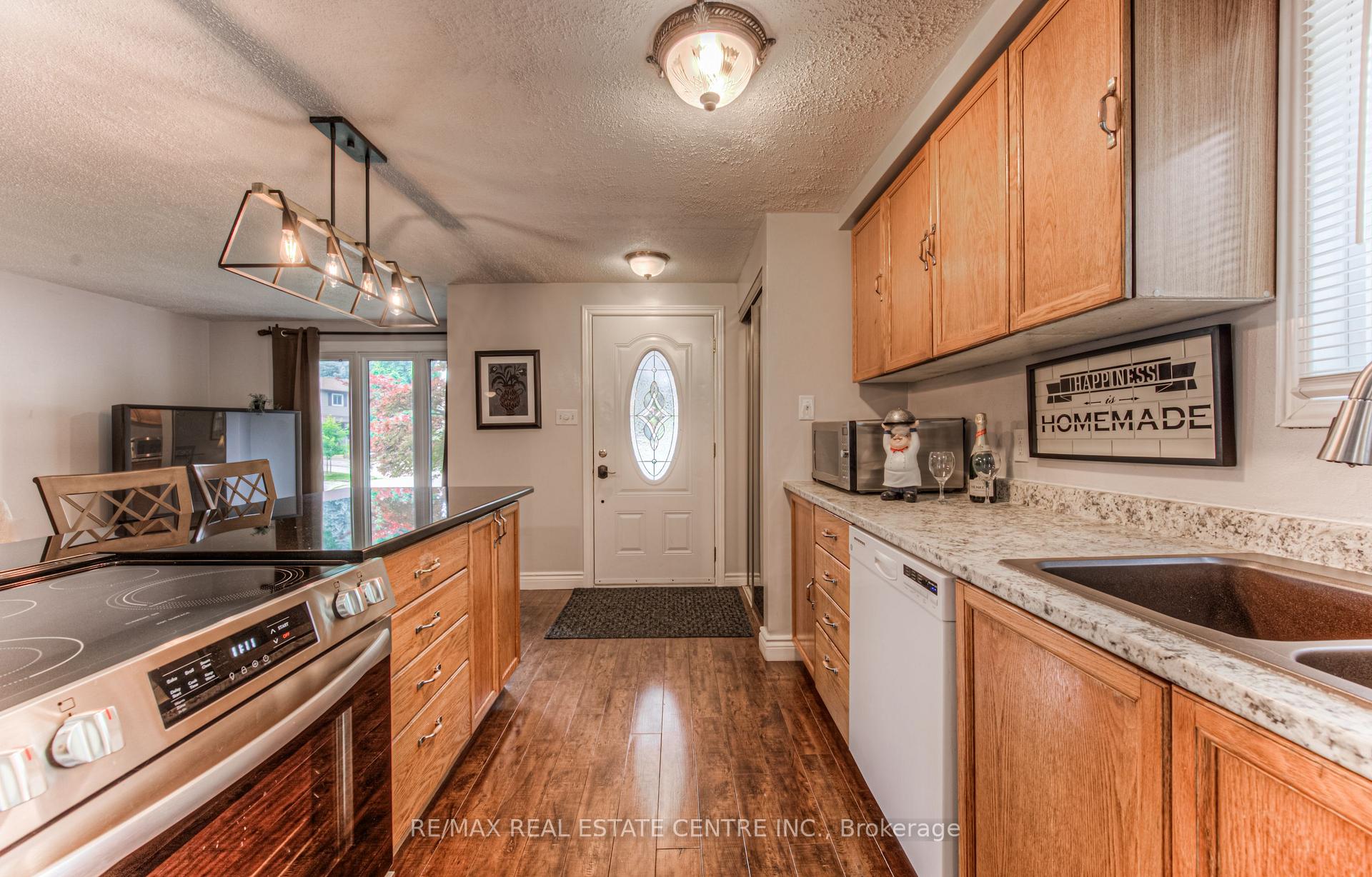 Photo 6 of 176 Coghill Place, Waterloo — HOMEH