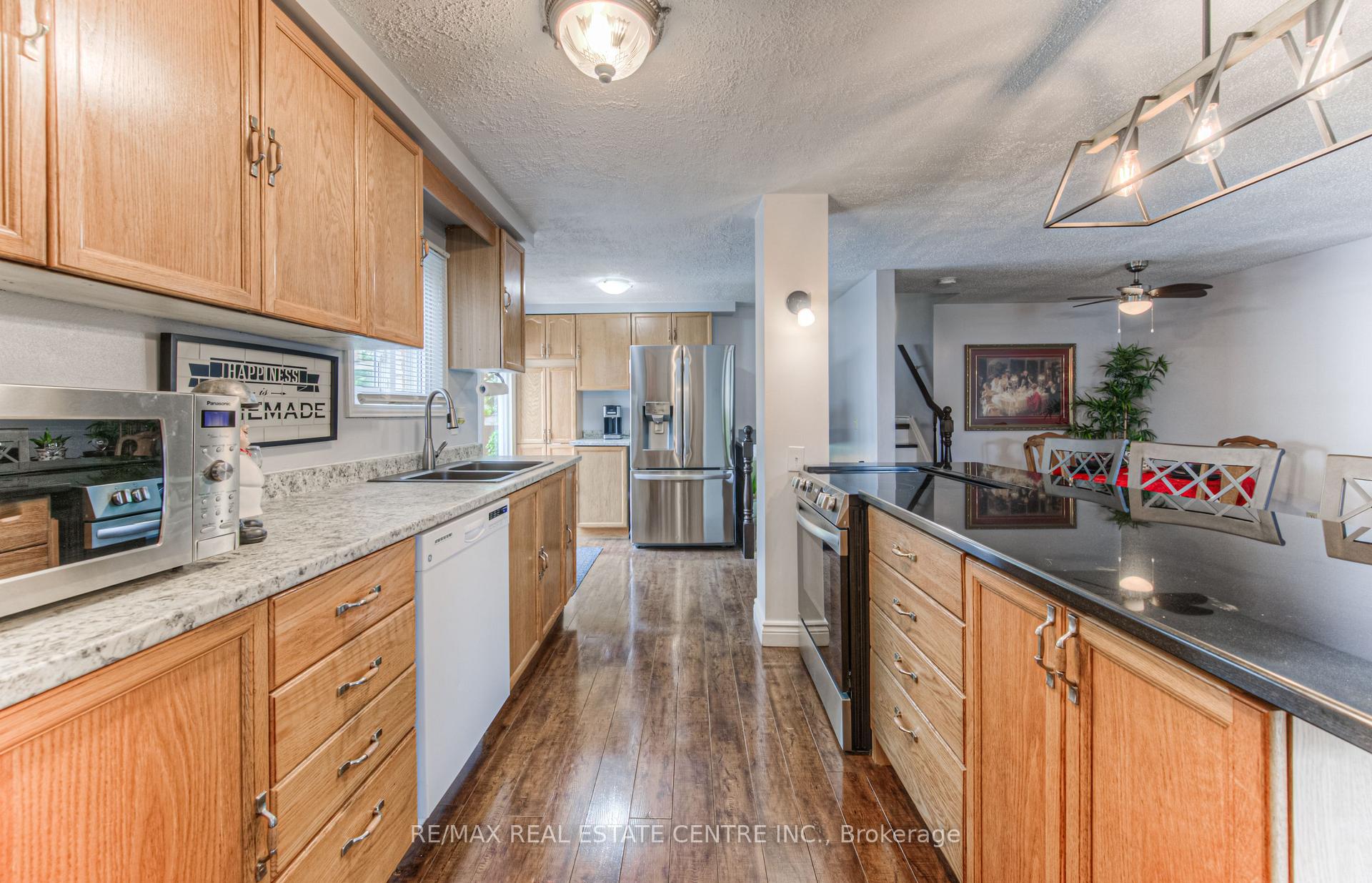 Photo 7 of 176 Coghill Place, Waterloo — HOMEH