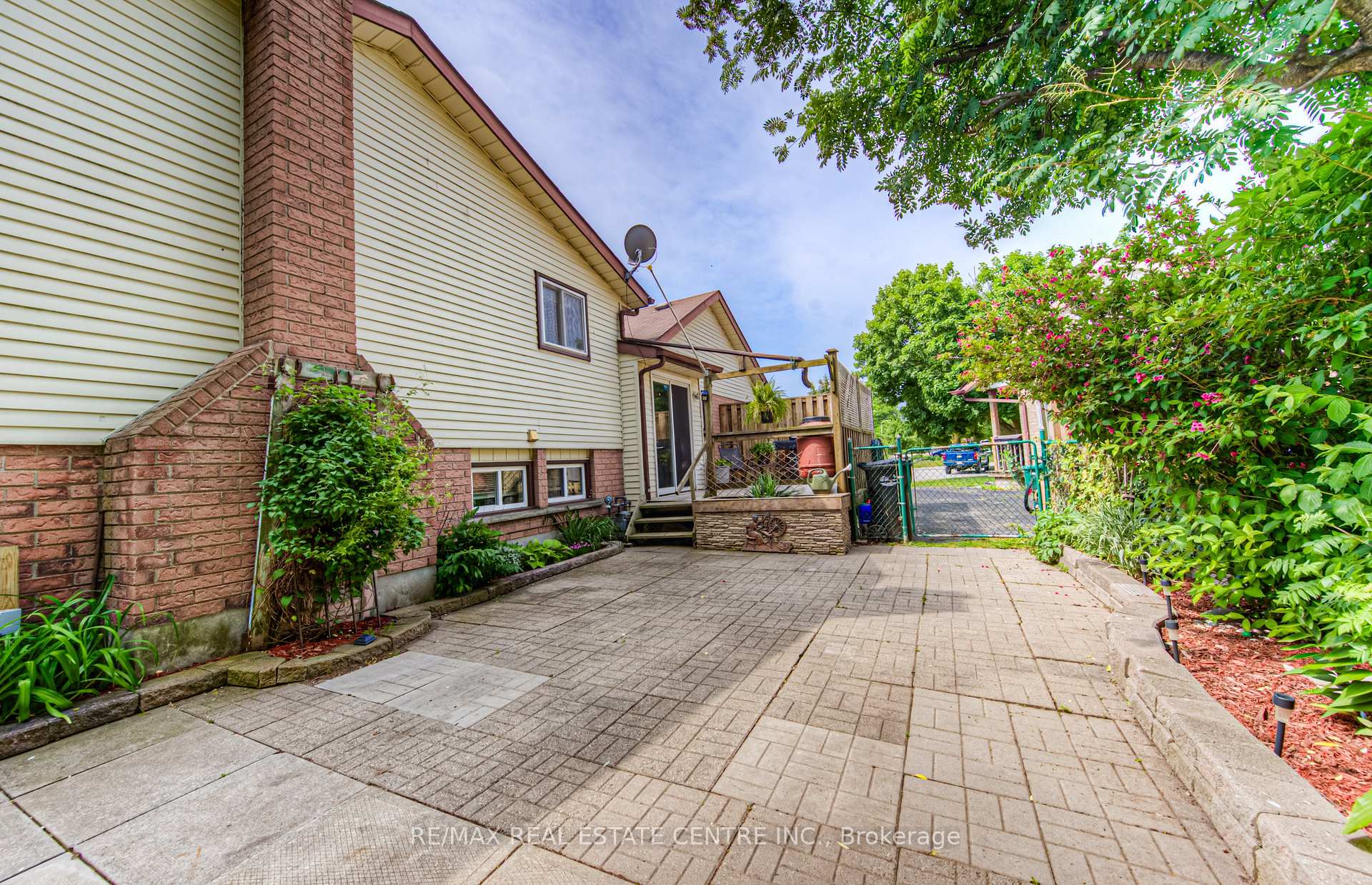 Photo 42 of 176 Coghill Place, Waterloo — HOMEH