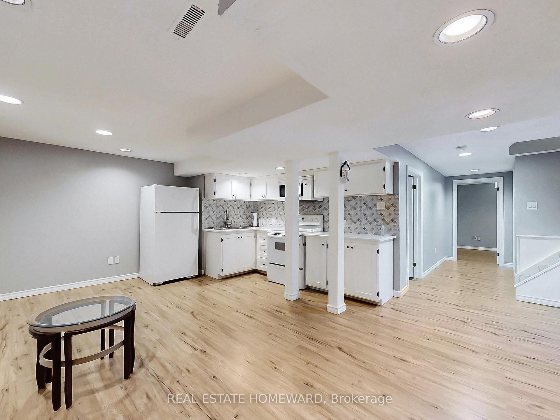 Photo 4 of Unit Basement, 106 Walton Drive, Aurora, Aurora Village — HOMEH