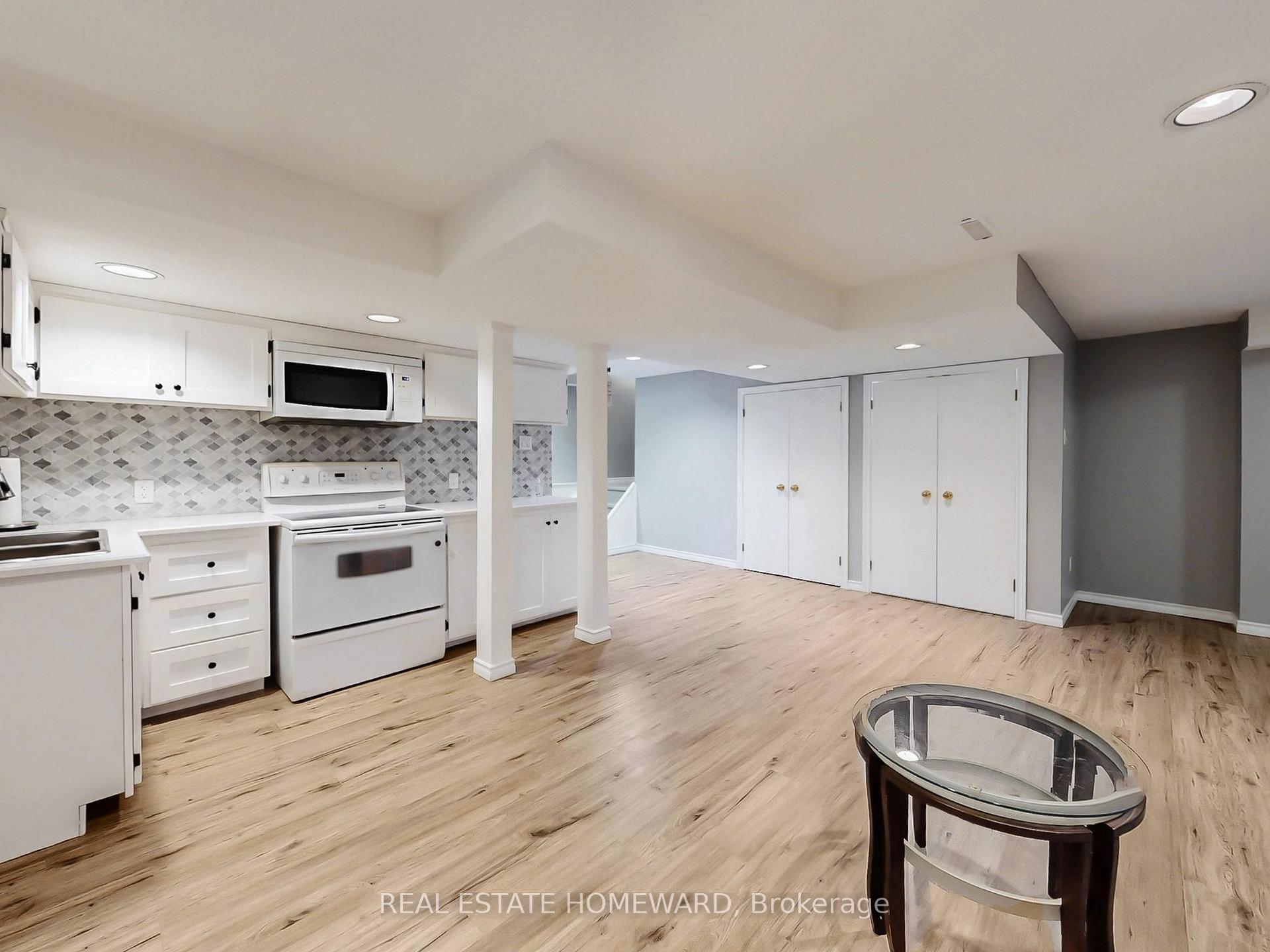 Photo 2 of Unit Basement, 106 Walton Drive, Aurora, Aurora Village — HOMEH