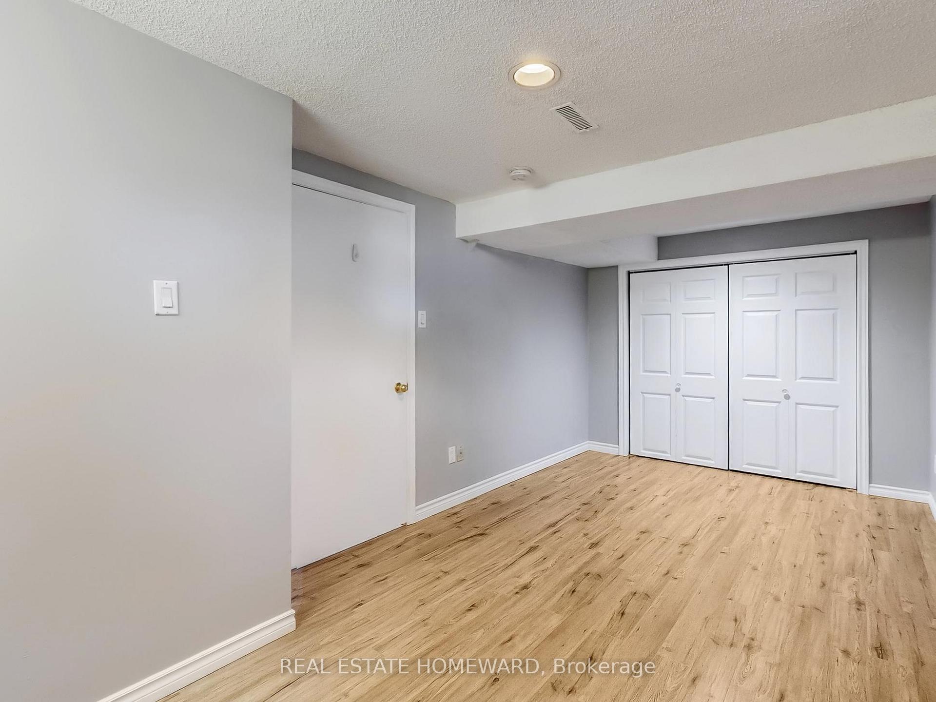 Photo 5 of Unit Basement, 106 Walton Drive, Aurora, Aurora Village — HOMEH