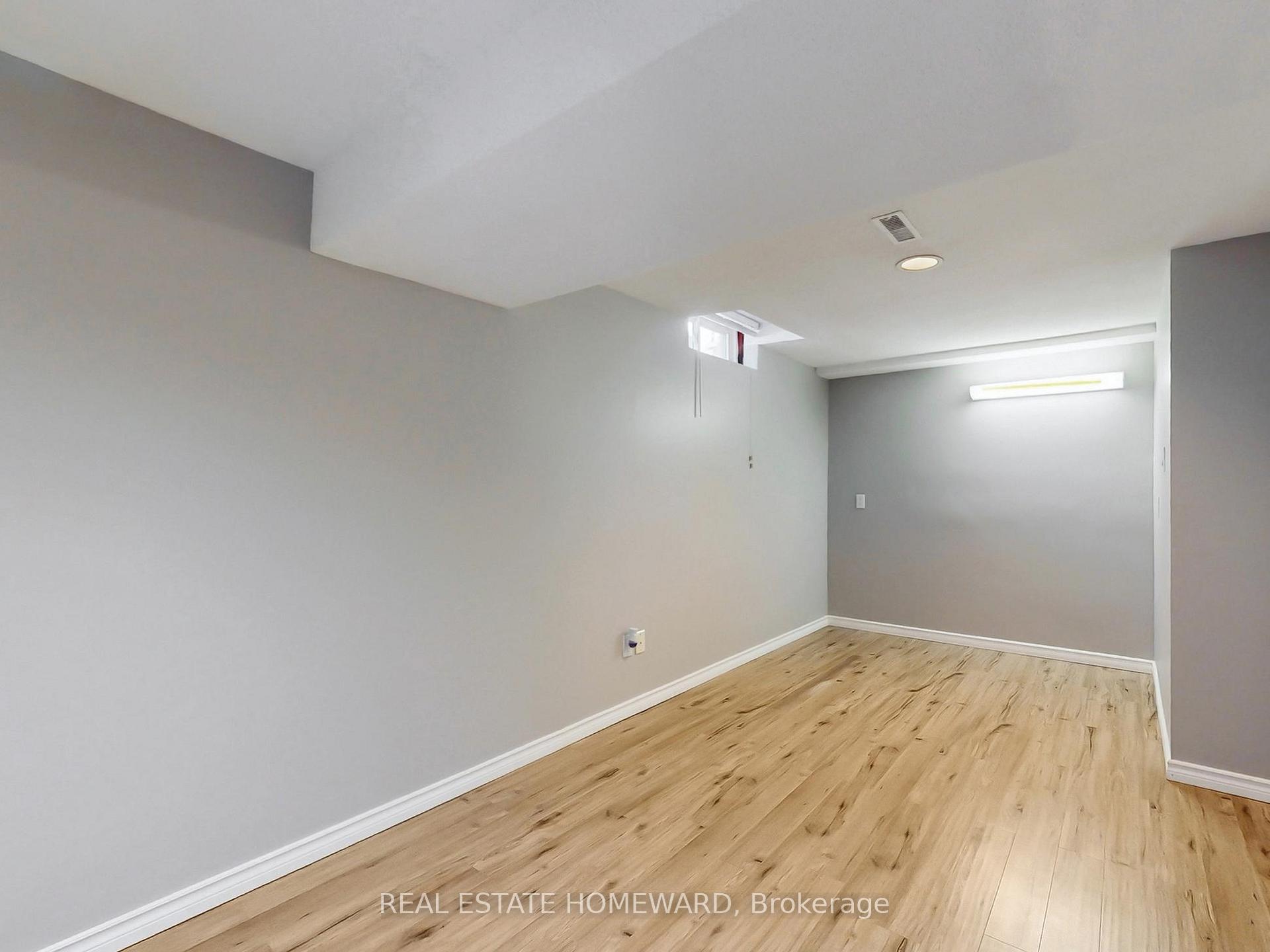 Photo 9 of Unit Basement, 106 Walton Drive, Aurora, Aurora Village — HOMEH