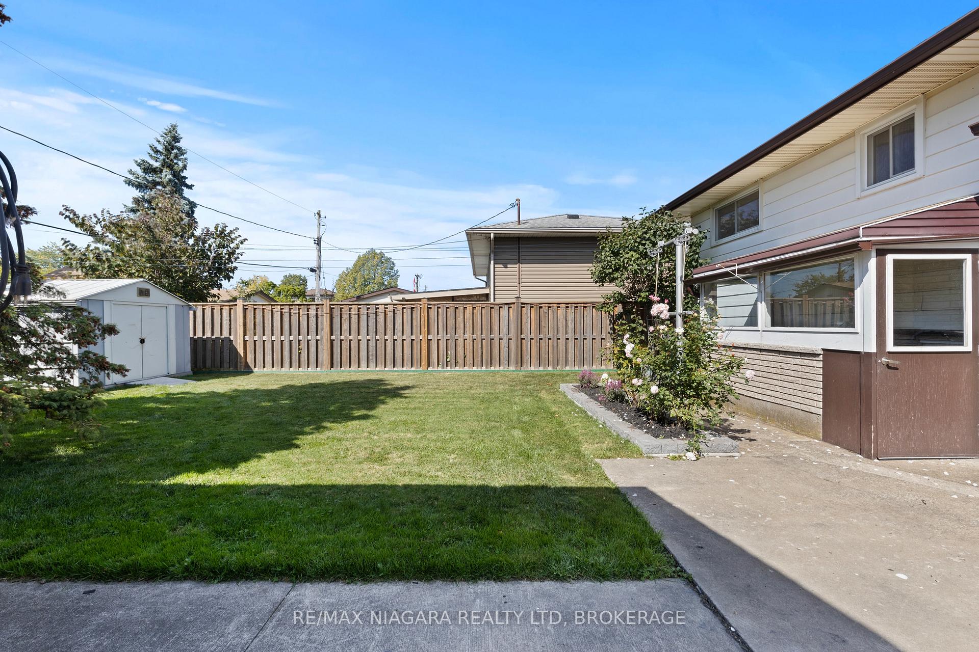 Photo 3 of 96 Watt Avenue, Welland, Lincoln/Crowland — HOMEH