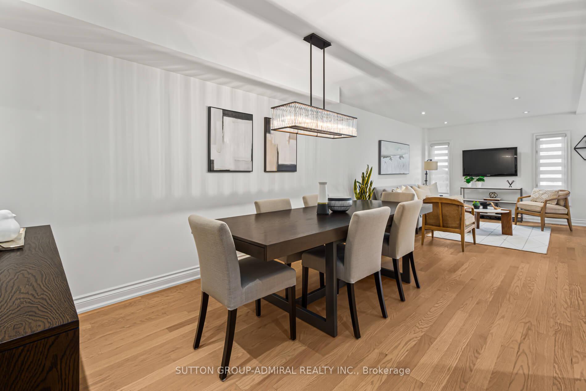 Photo 4 of 10 Oak Park Crescent, Vaughan, Rural Vaughan — HOMEH